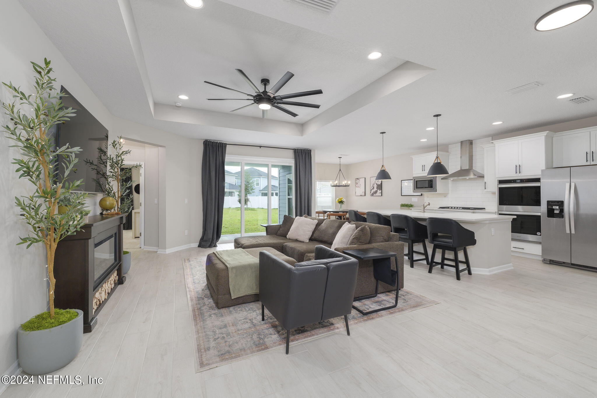 33 PINZON Place