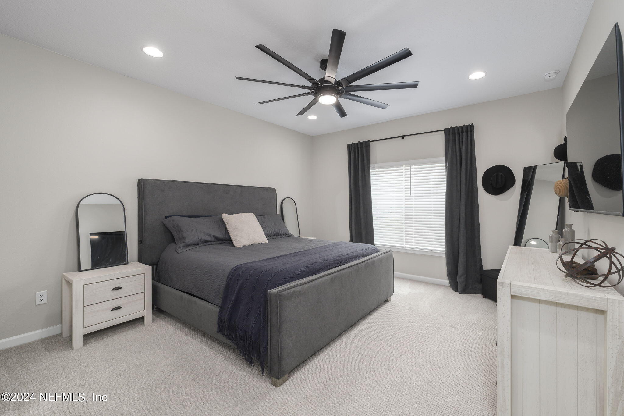33 PINZON Place