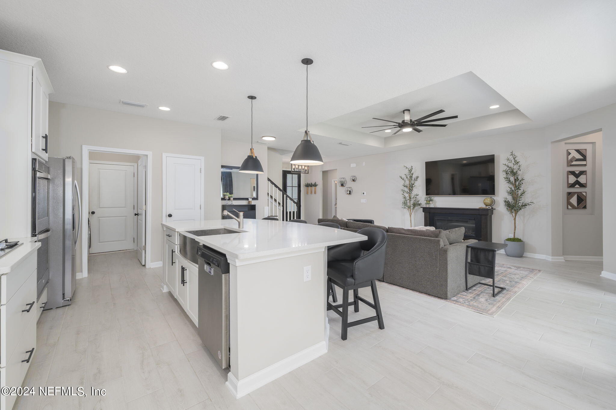 33 PINZON Place