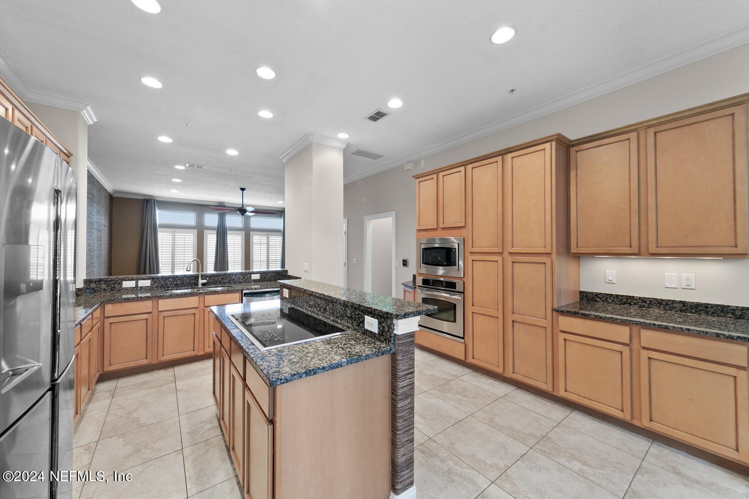310 2ND Street S, 4