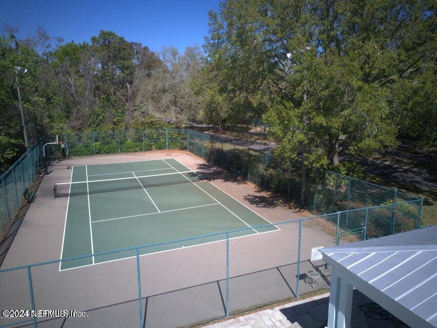 3732 SEA HAWK Street E