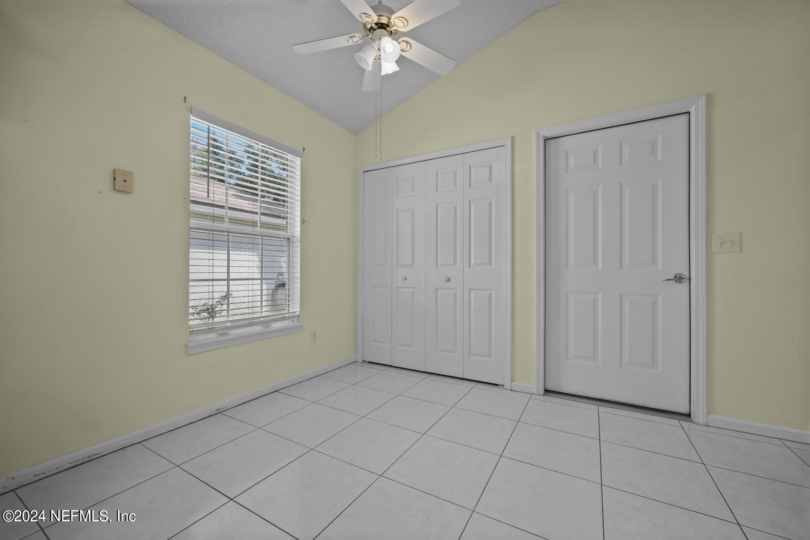 3732 SEA HAWK Street E