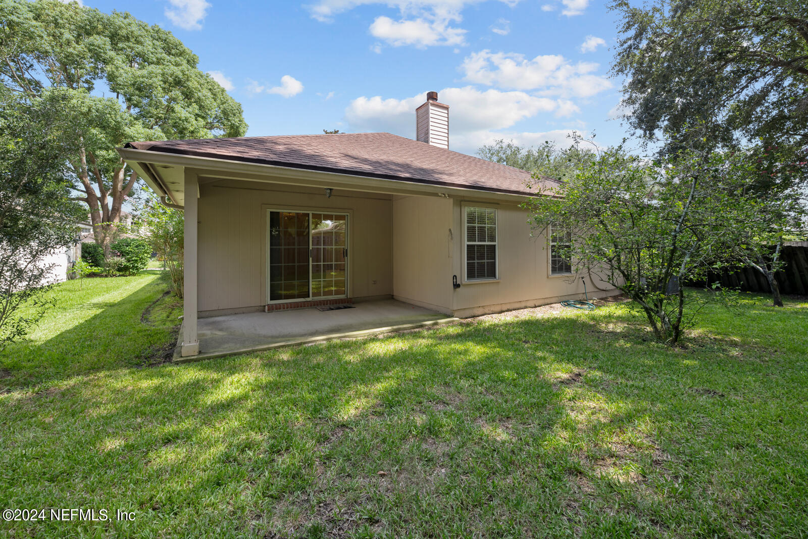 3732 SEA HAWK Street E