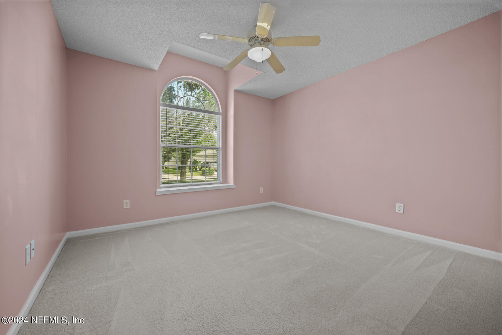 3732 SEA HAWK Street E