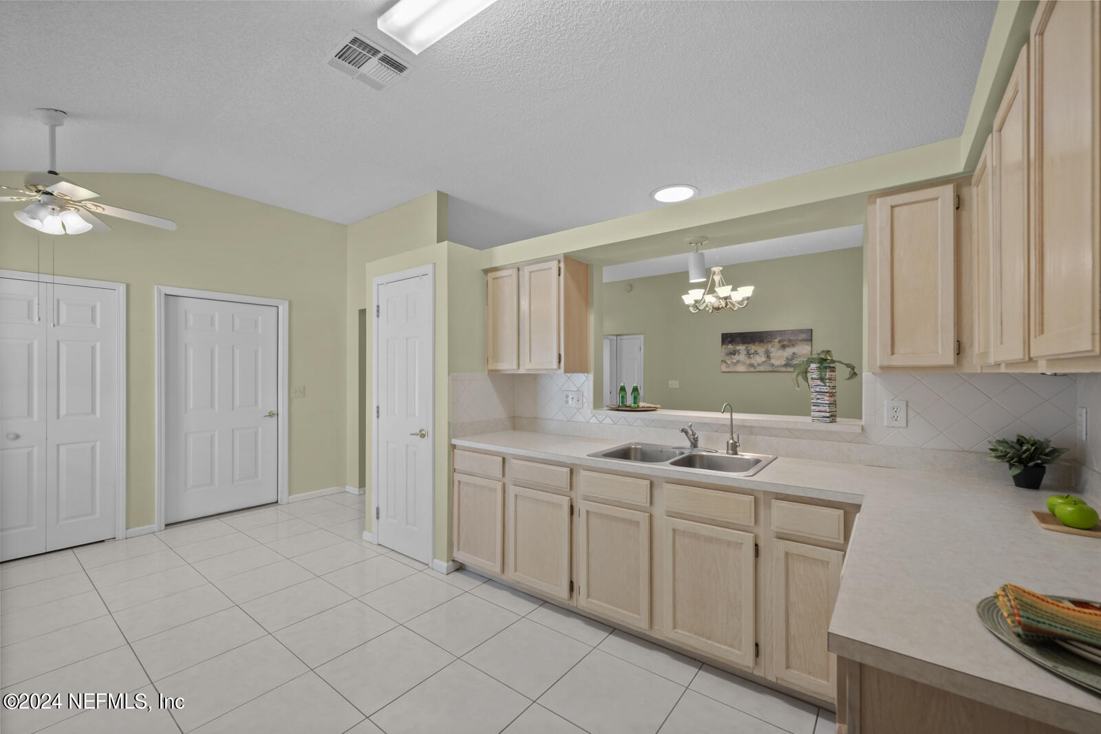 3732 SEA HAWK Street E