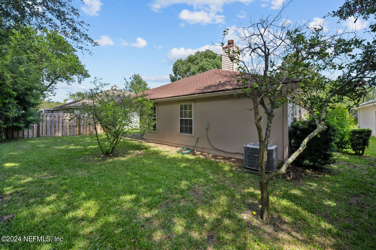 3732 SEA HAWK Street E