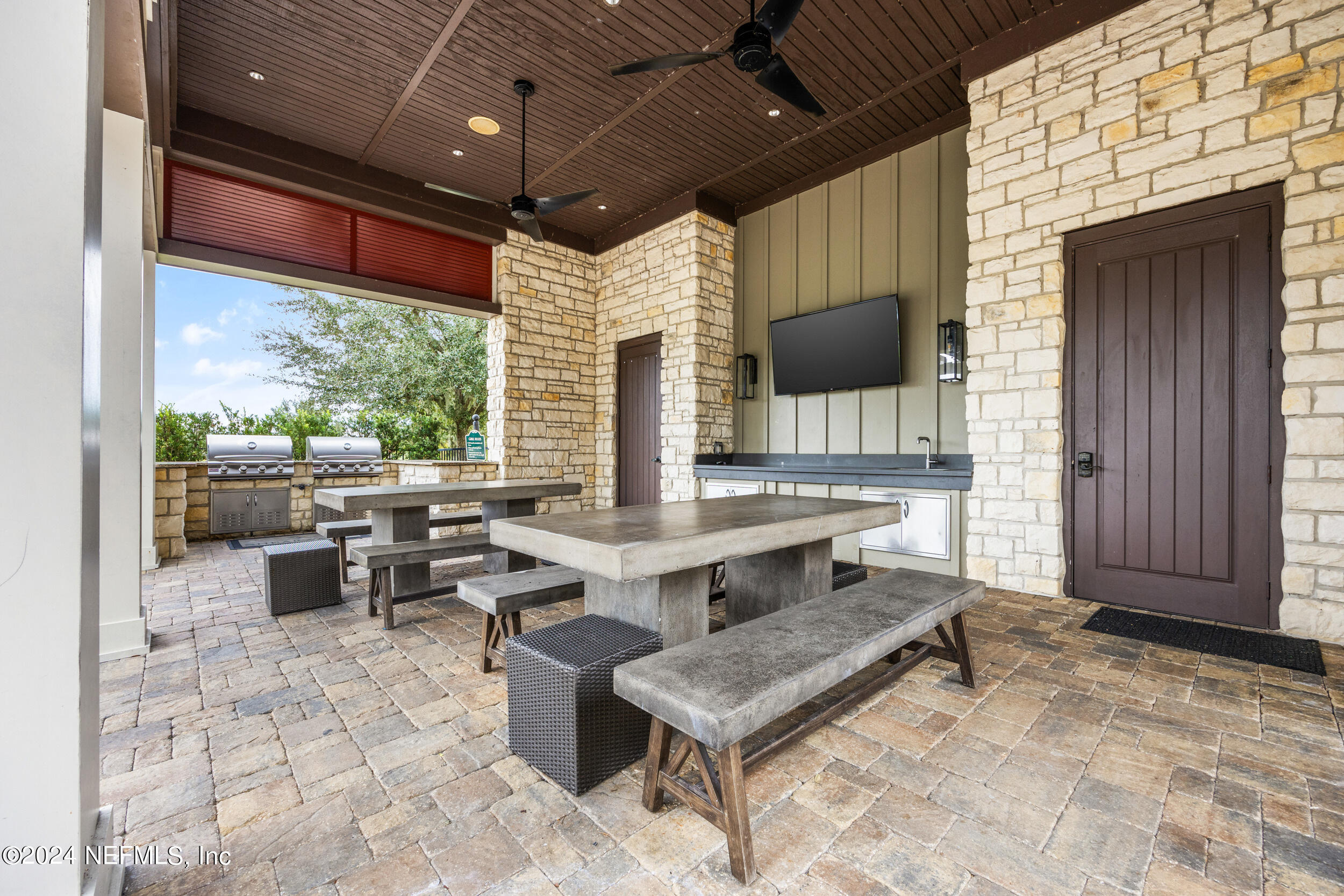 865 WINDLEY Drive
