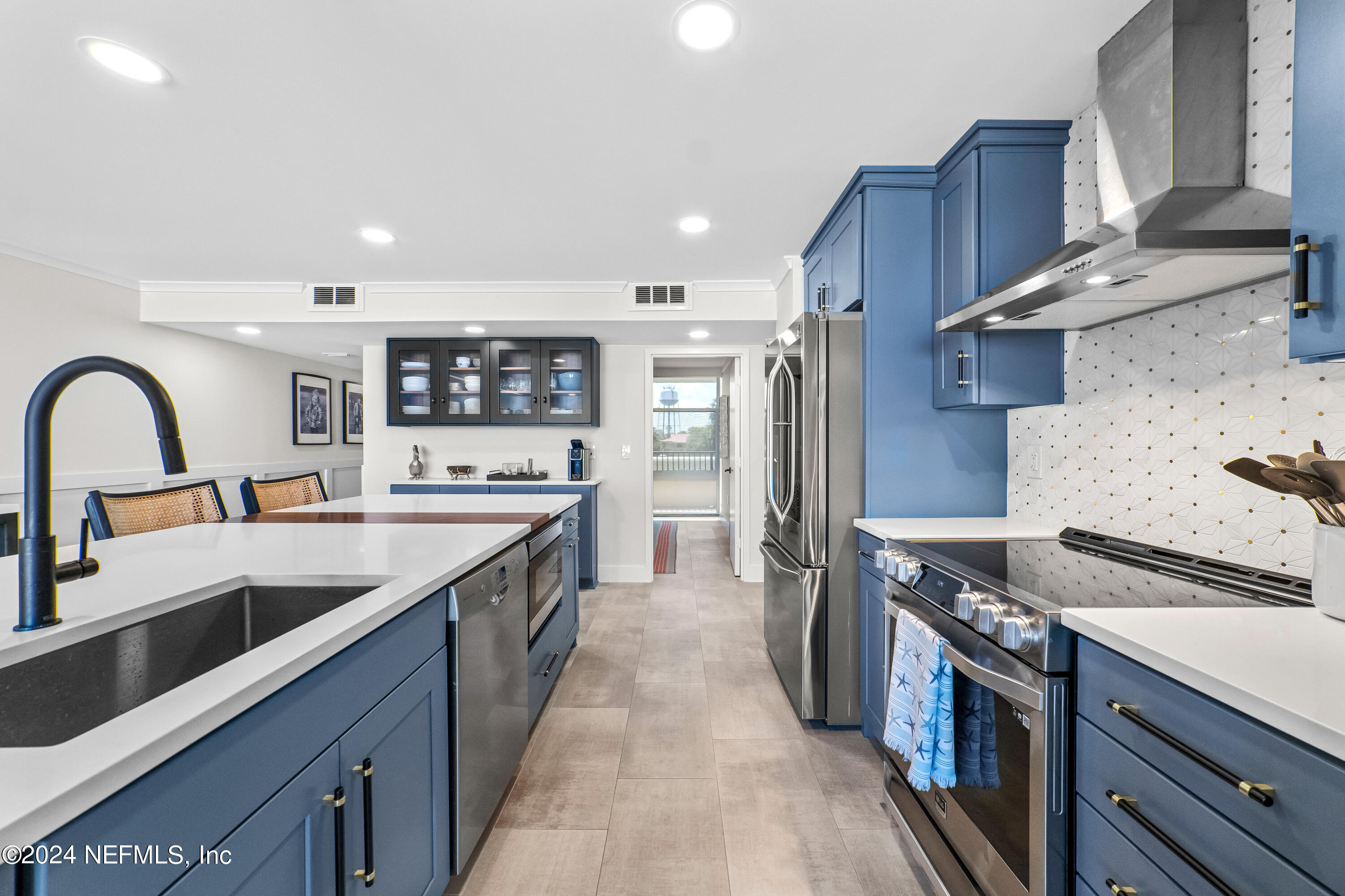 2100 OCEAN Drive S, 2C