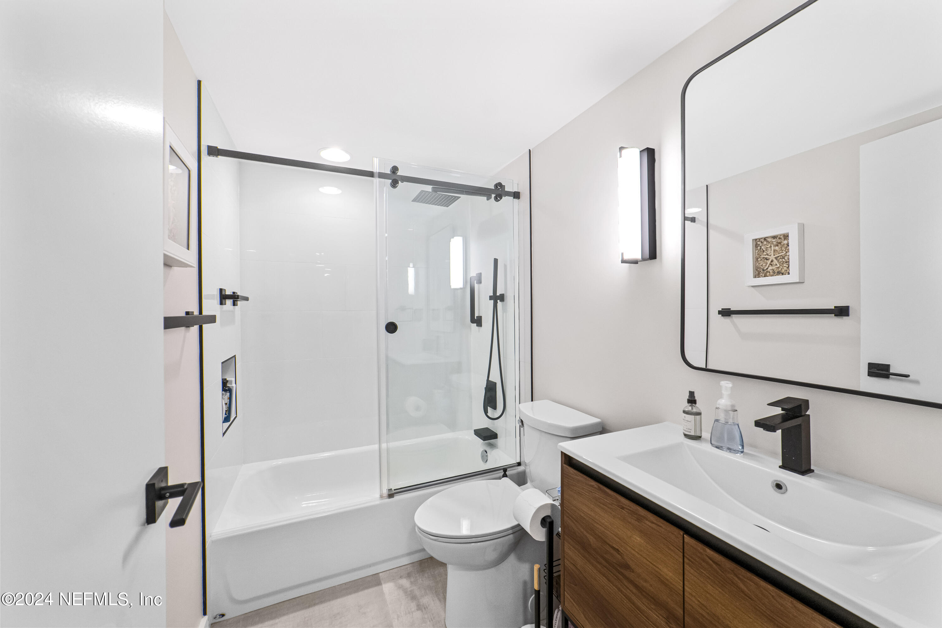 2100 OCEAN Drive S, 2C