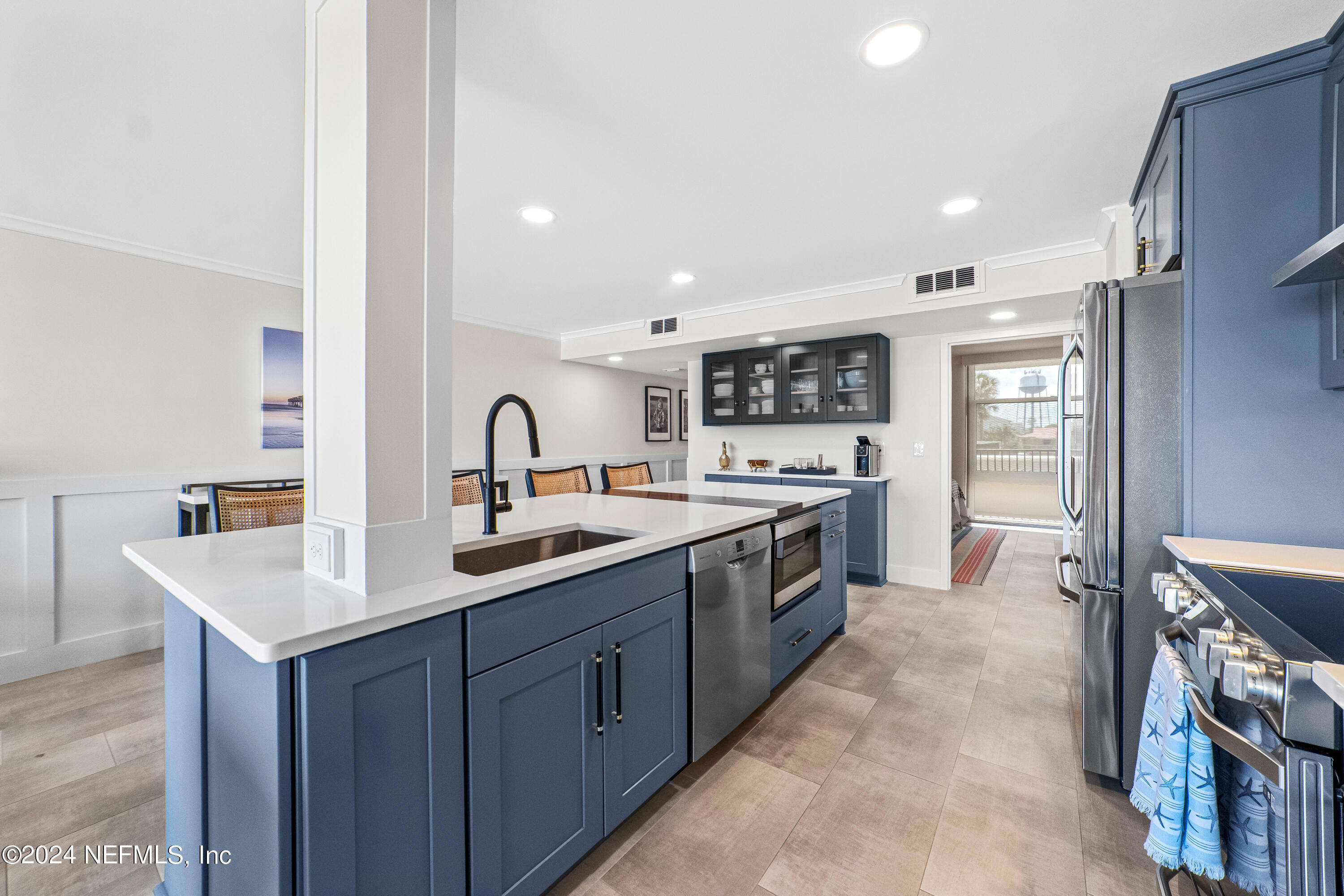 2100 OCEAN Drive S, 2C