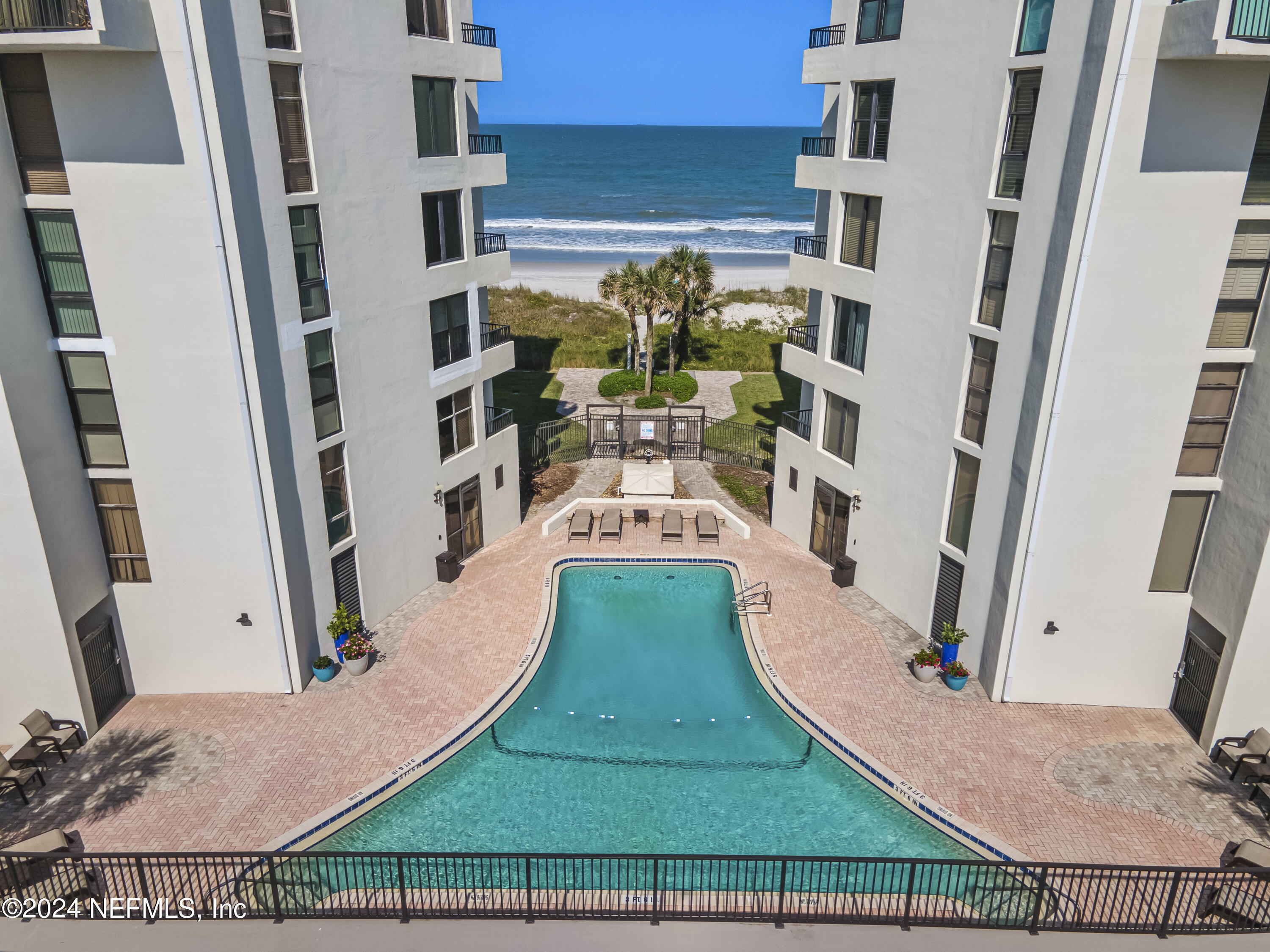 2100 OCEAN Drive S, 2C