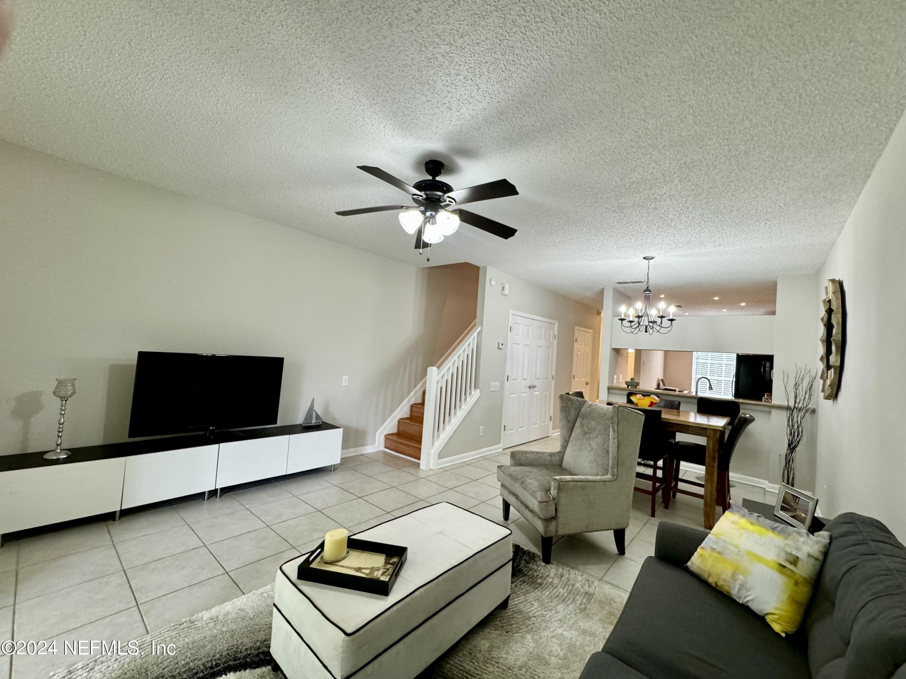 12311 KENSINGTON LAKES Drive, 906