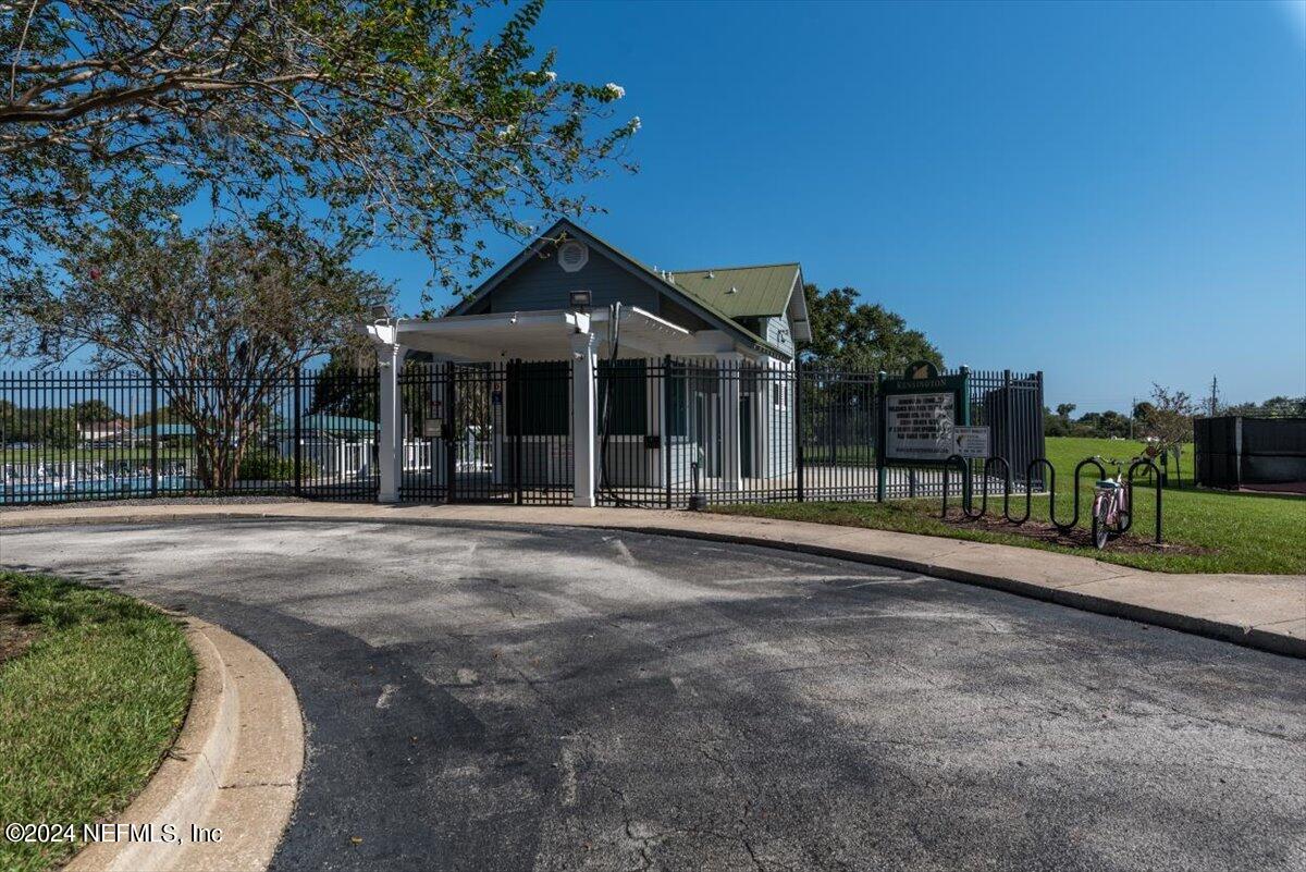 12311 KENSINGTON LAKES Drive, 906