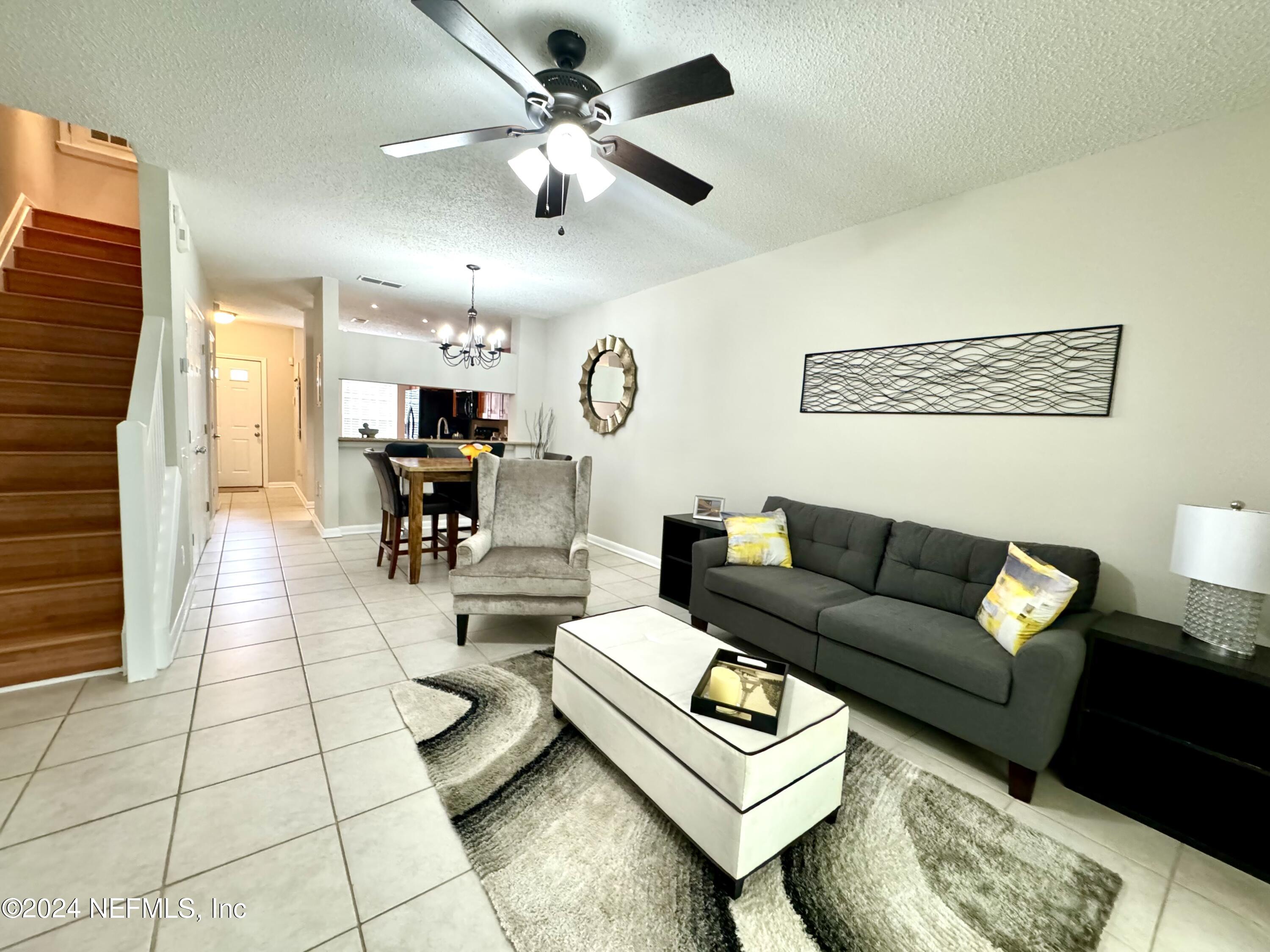 12311 KENSINGTON LAKES Drive, 906