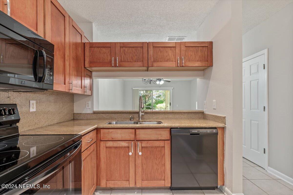 12311 KENSINGTON LAKES Drive, 906