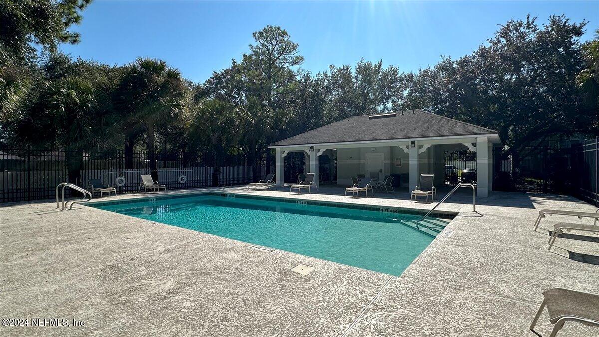 12311 KENSINGTON LAKES Drive, 906