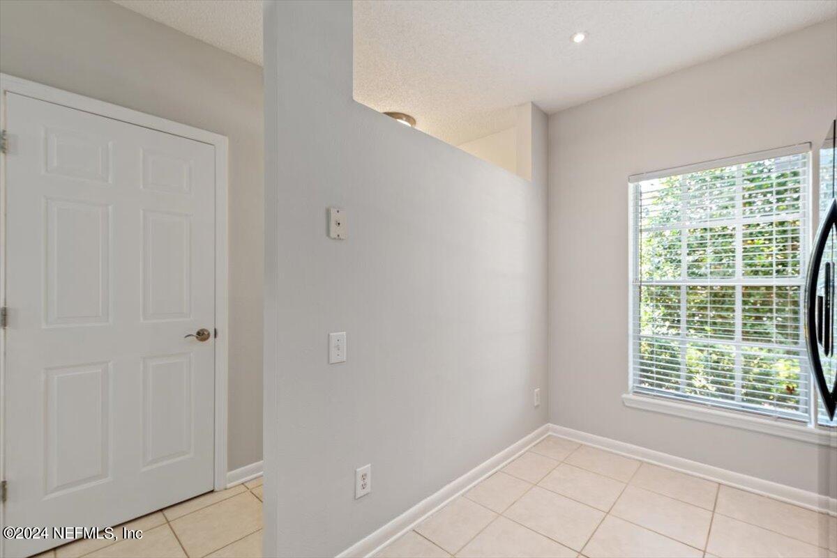 12311 KENSINGTON LAKES Drive, 906