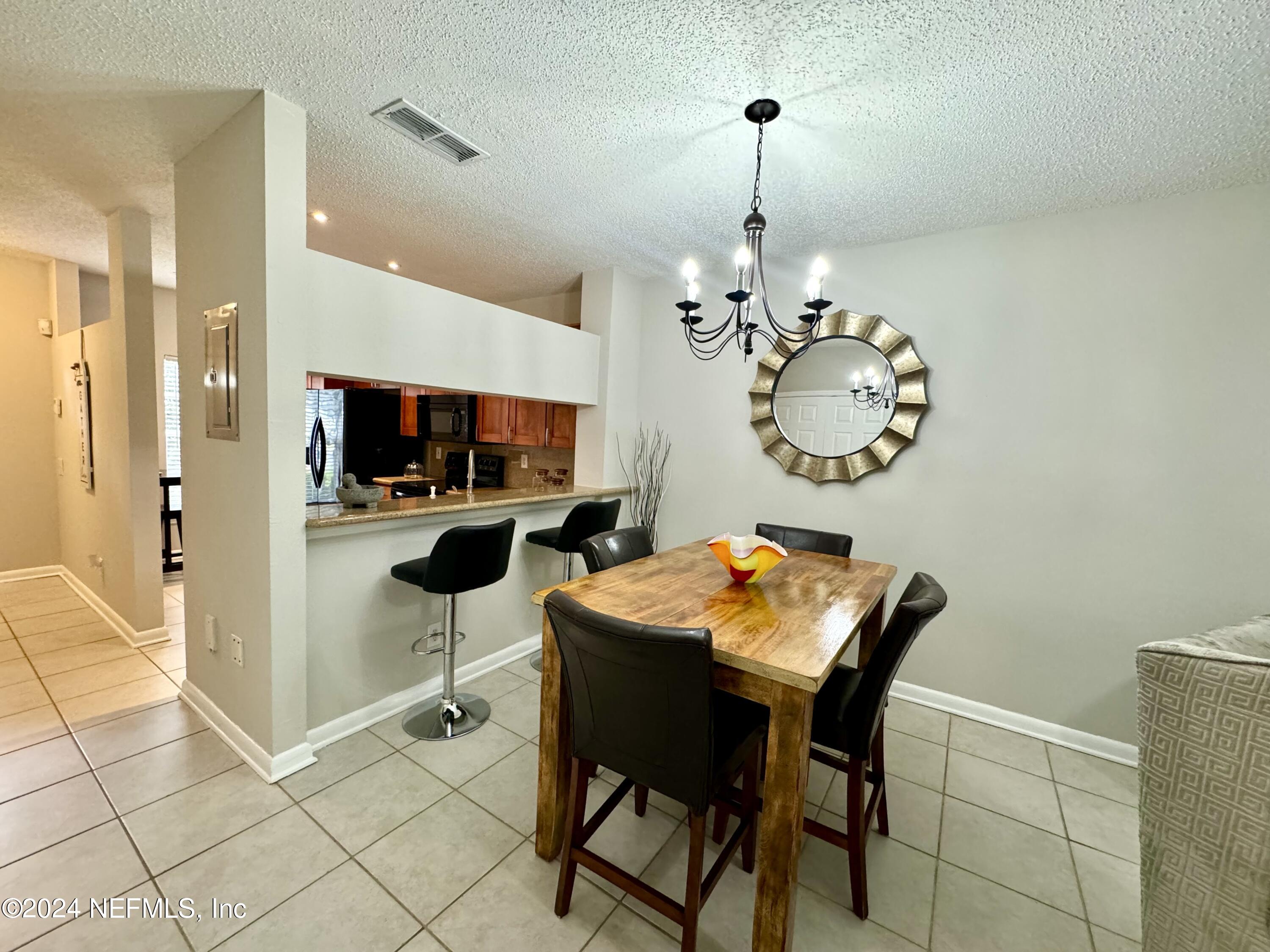 12311 KENSINGTON LAKES Drive, 906