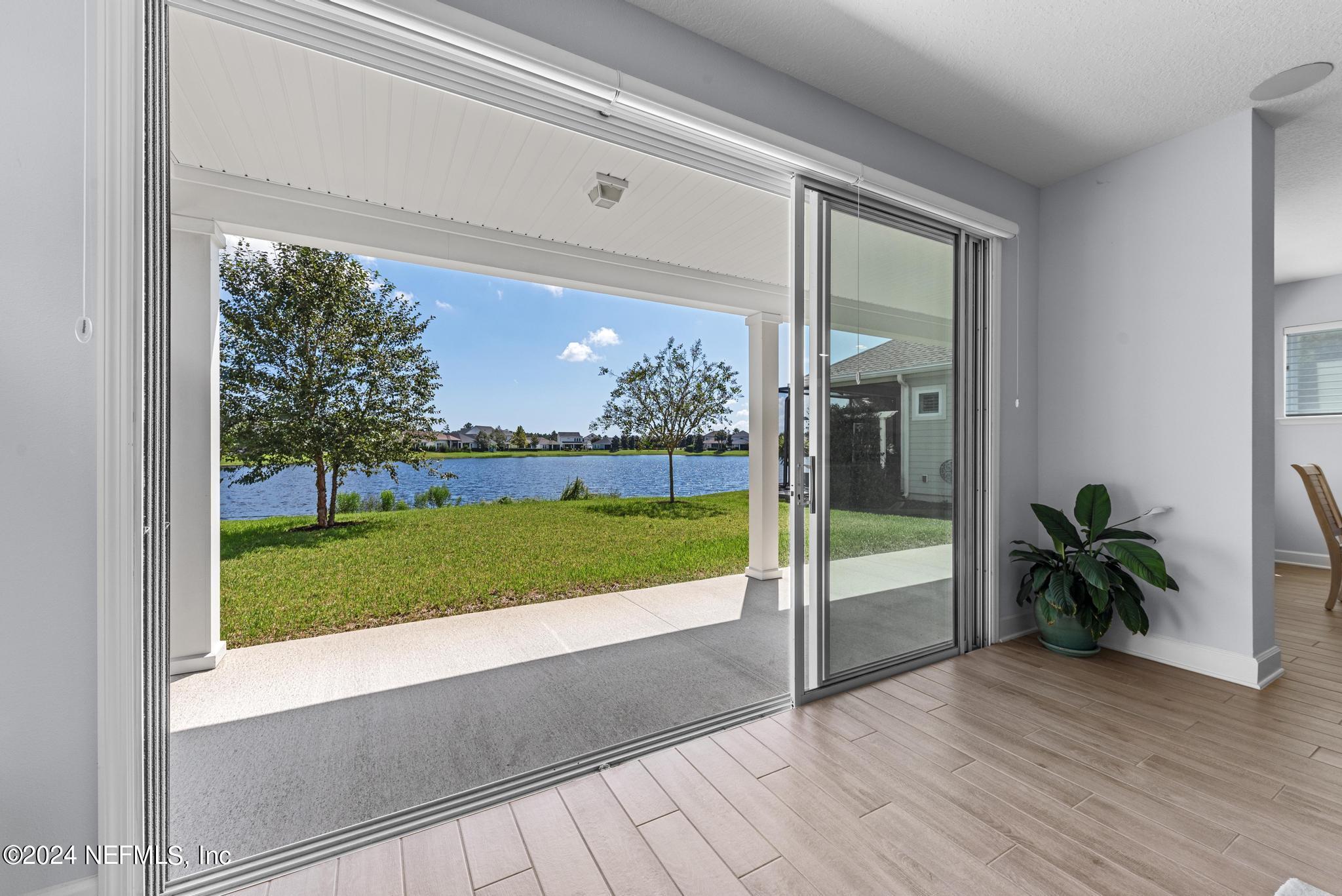 393 VISTA LAKE Circle