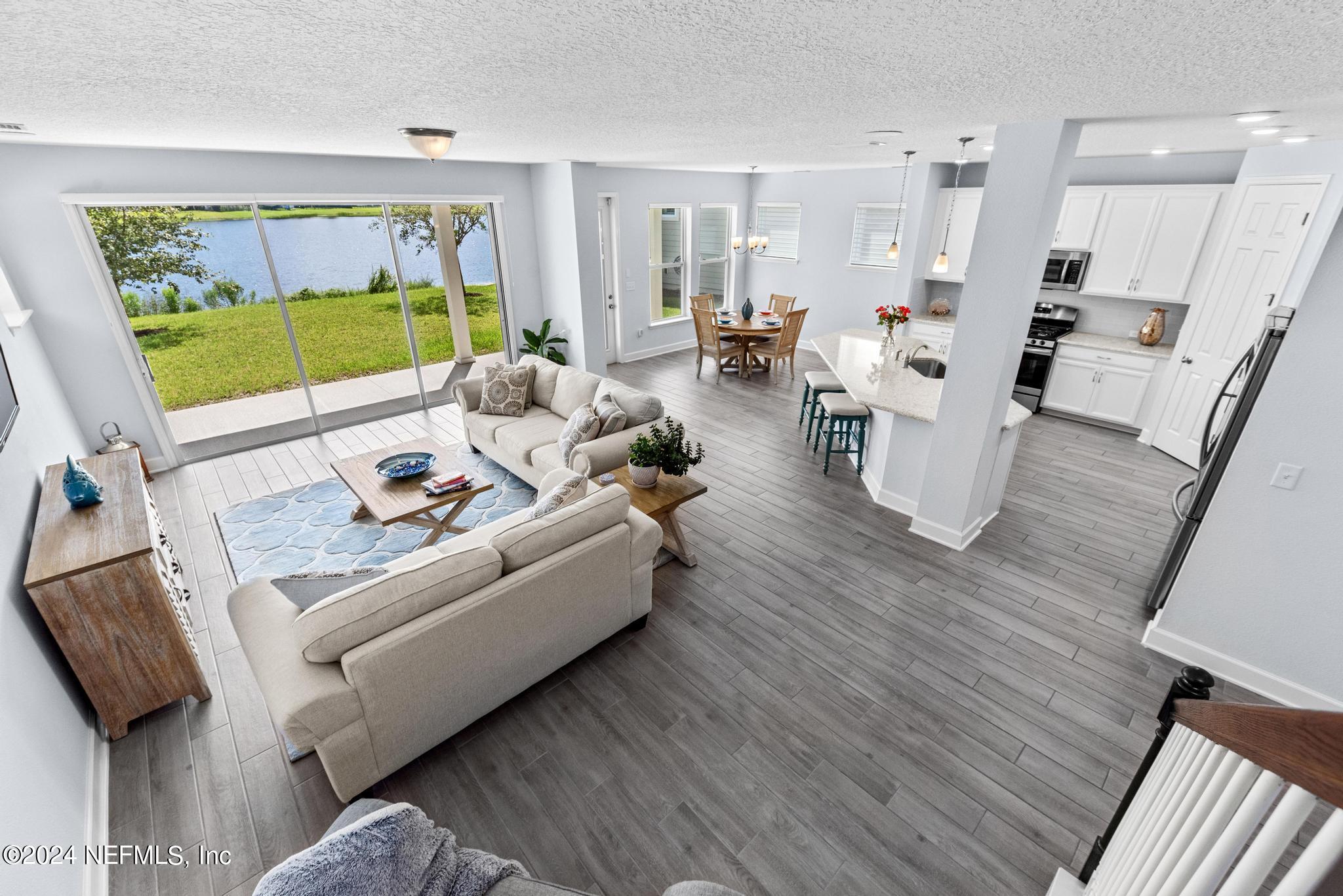 393 VISTA LAKE Circle