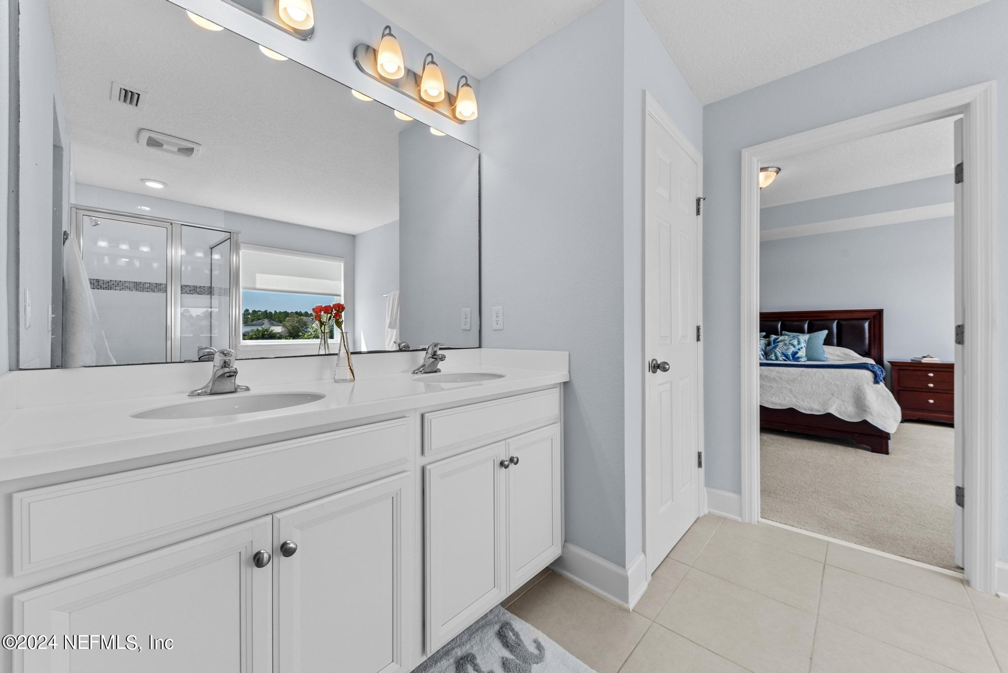 393 VISTA LAKE Circle