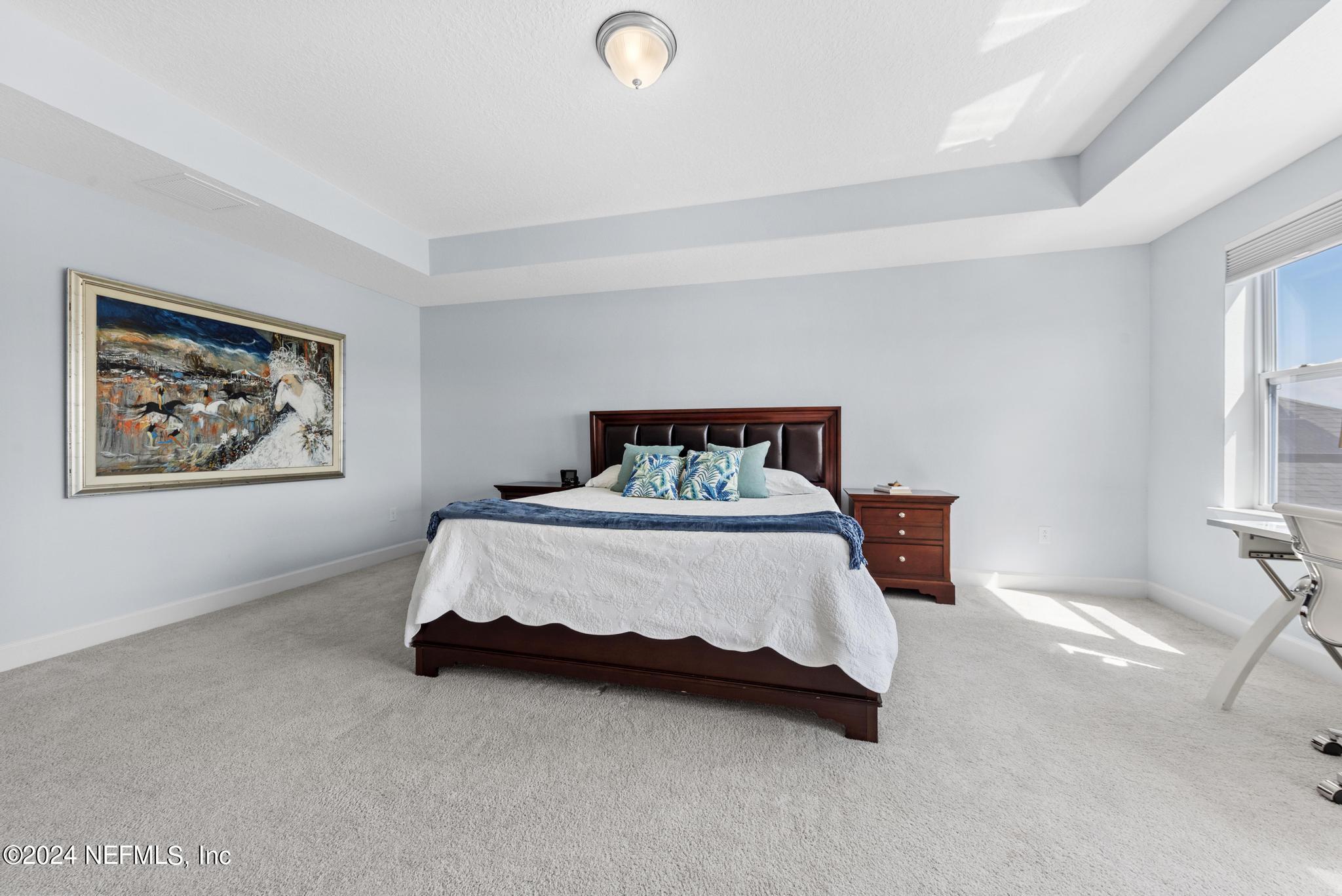 393 VISTA LAKE Circle