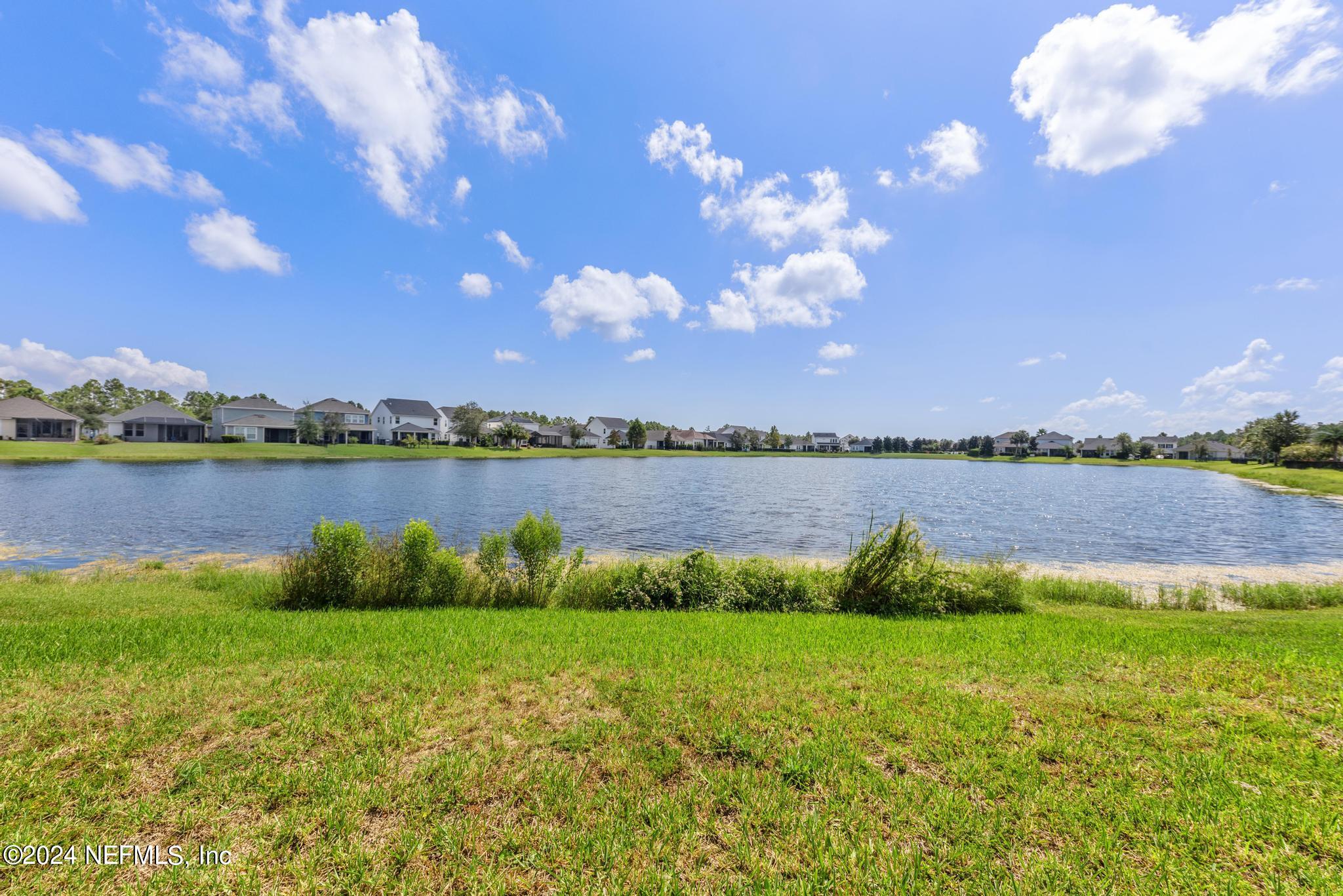 393 VISTA LAKE Circle