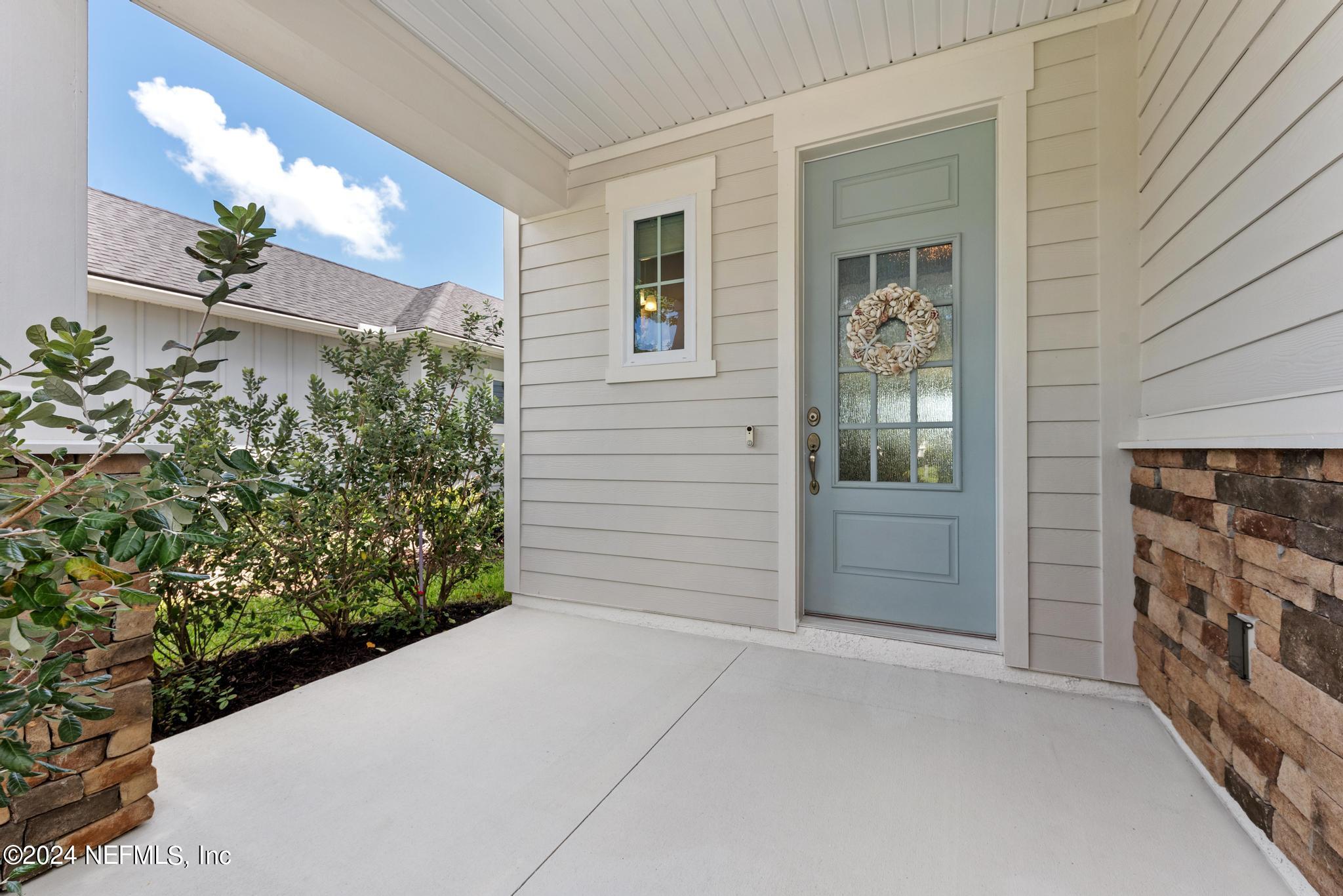 393 VISTA LAKE Circle