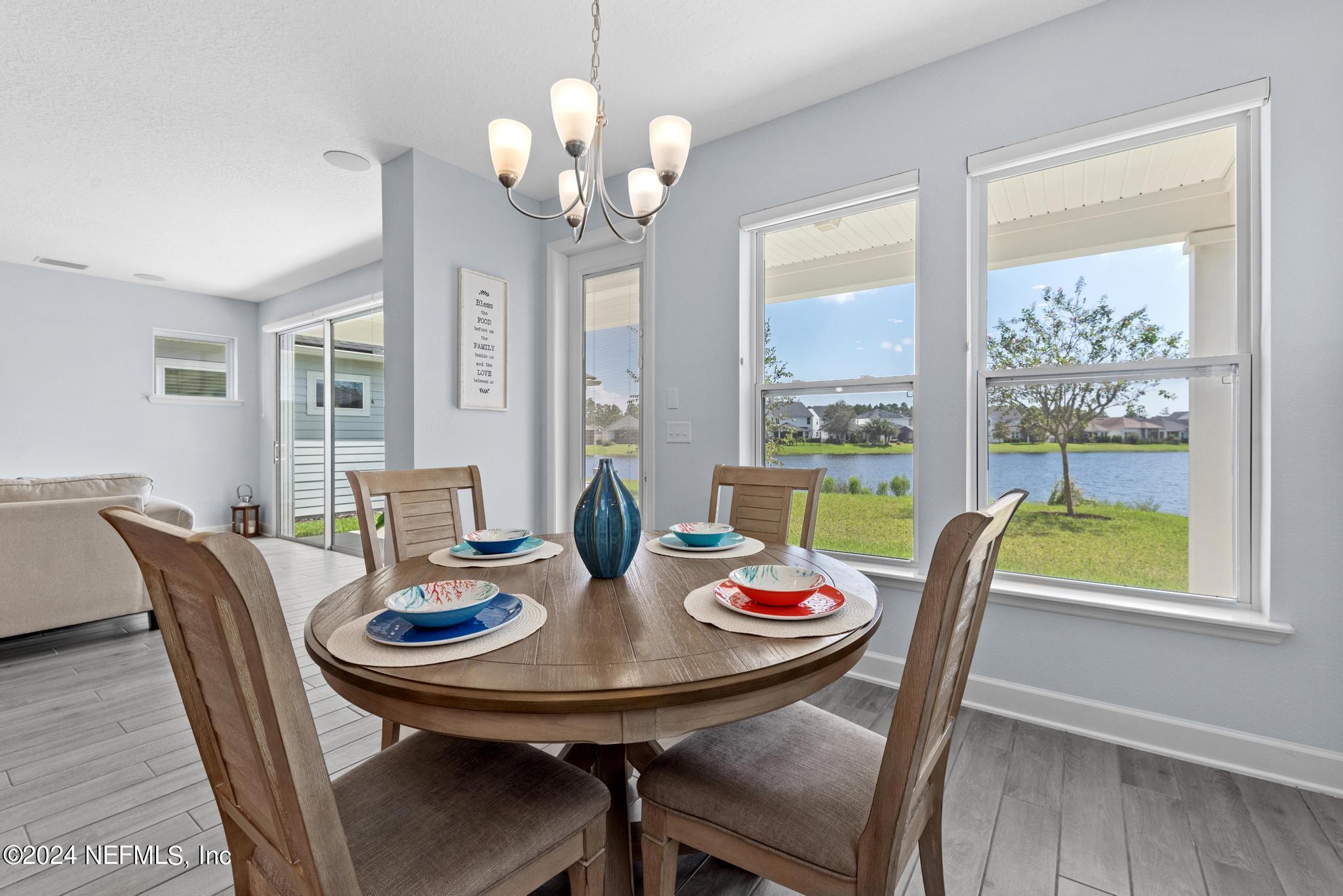 393 VISTA LAKE Circle