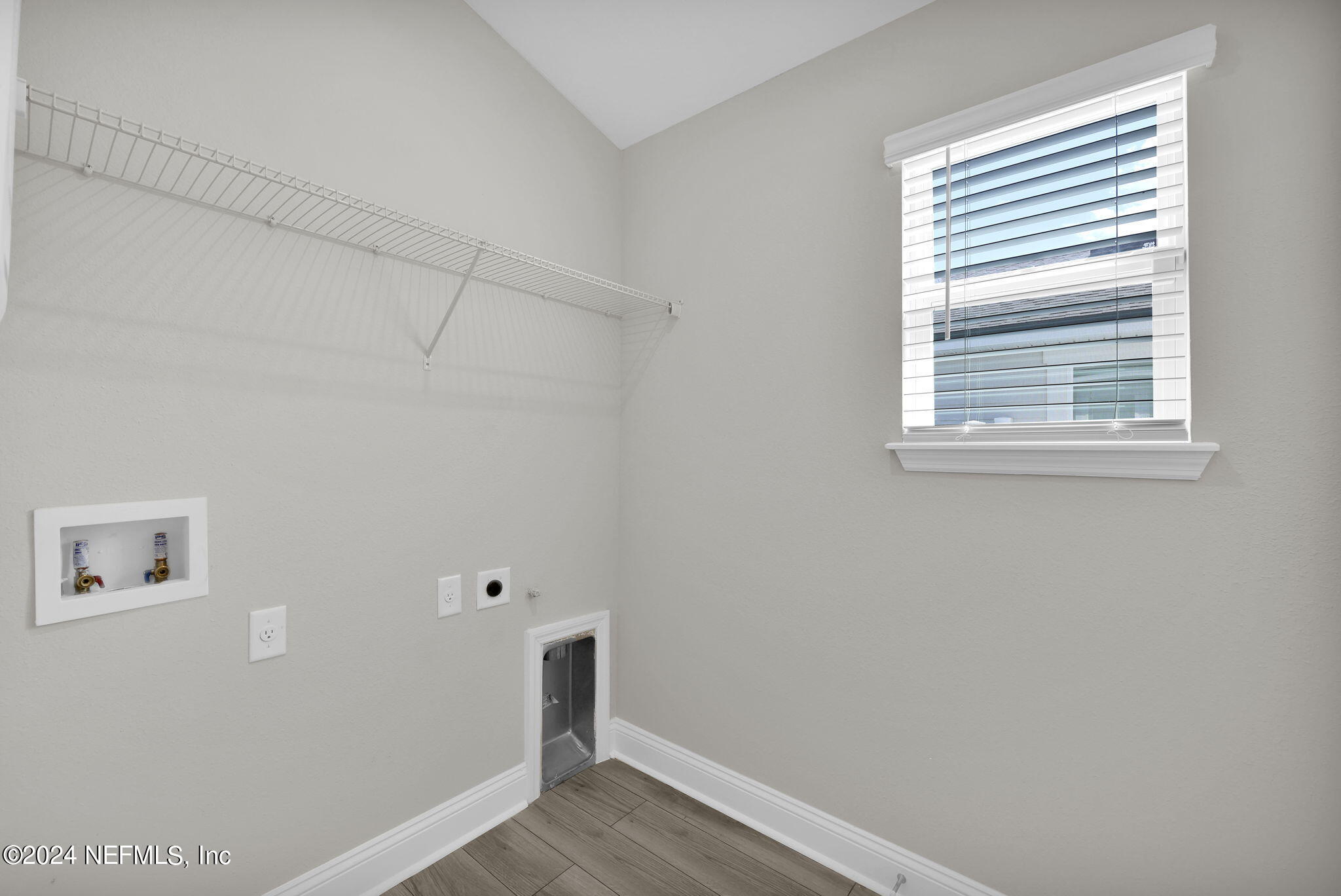 13148 HOLSINGER Boulevard