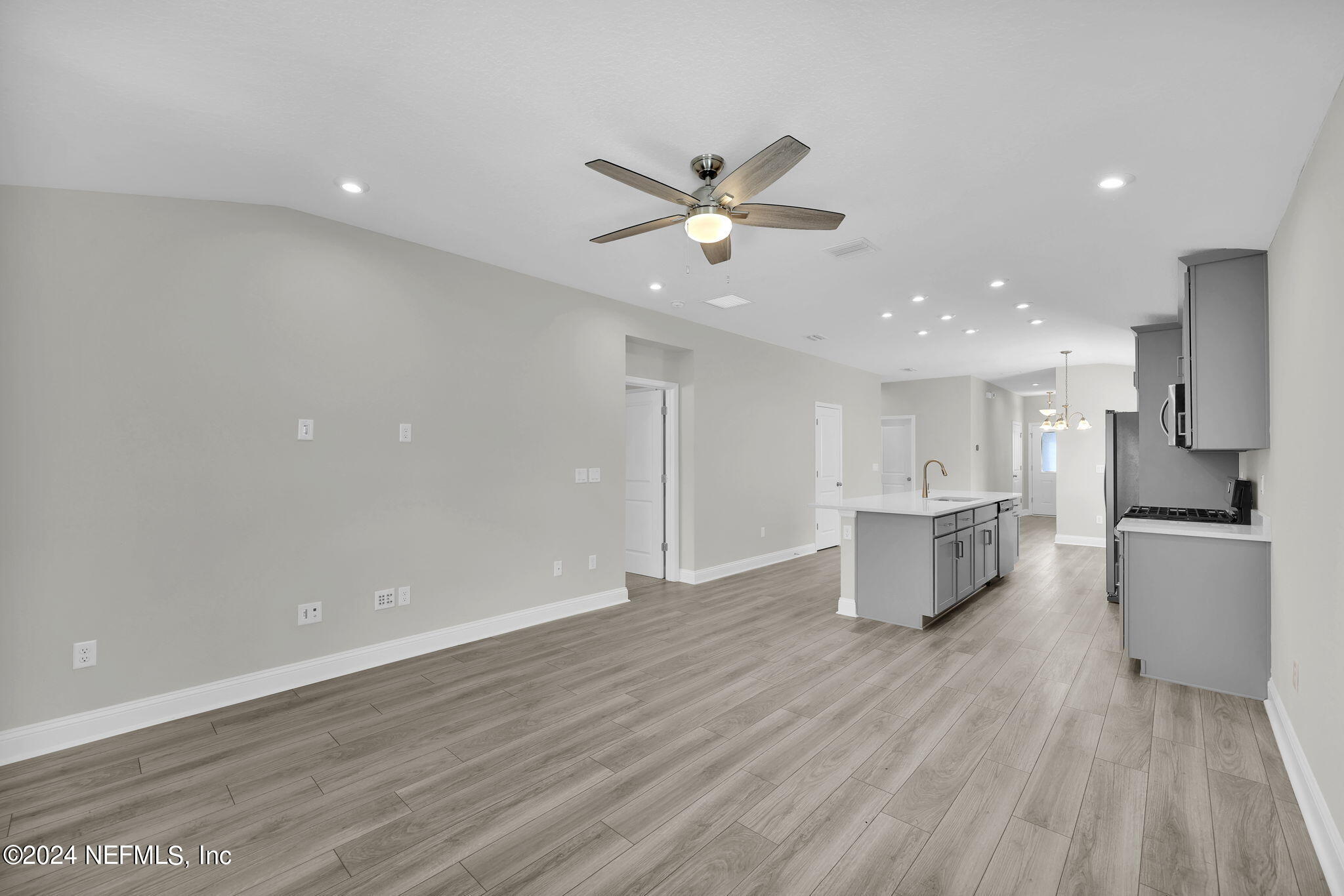 13148 HOLSINGER Boulevard