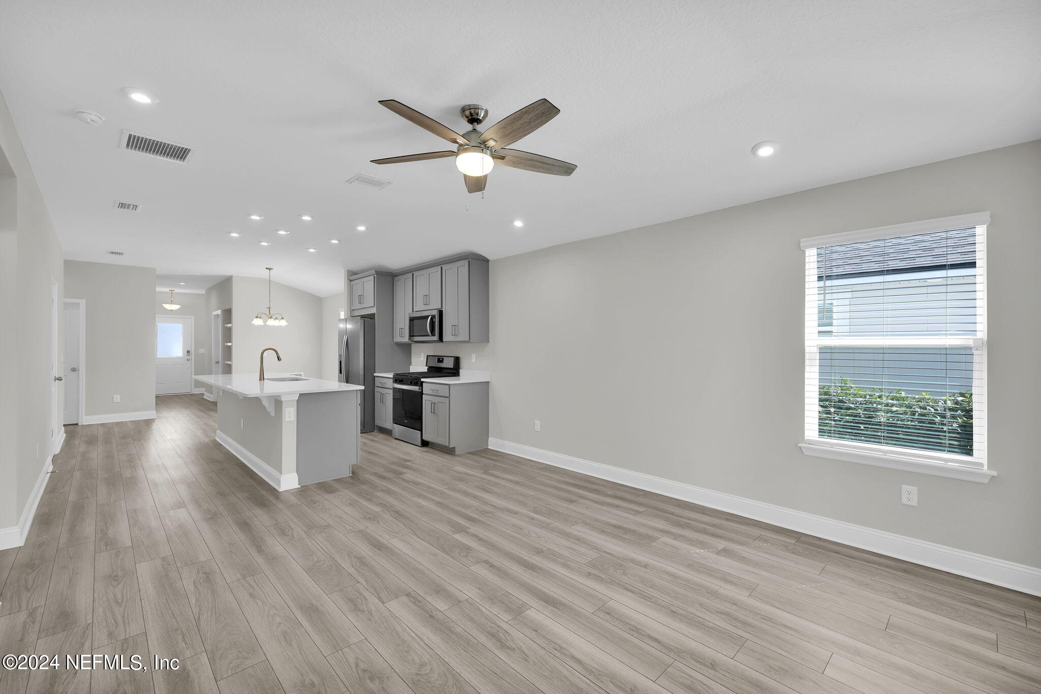 13148 HOLSINGER Boulevard