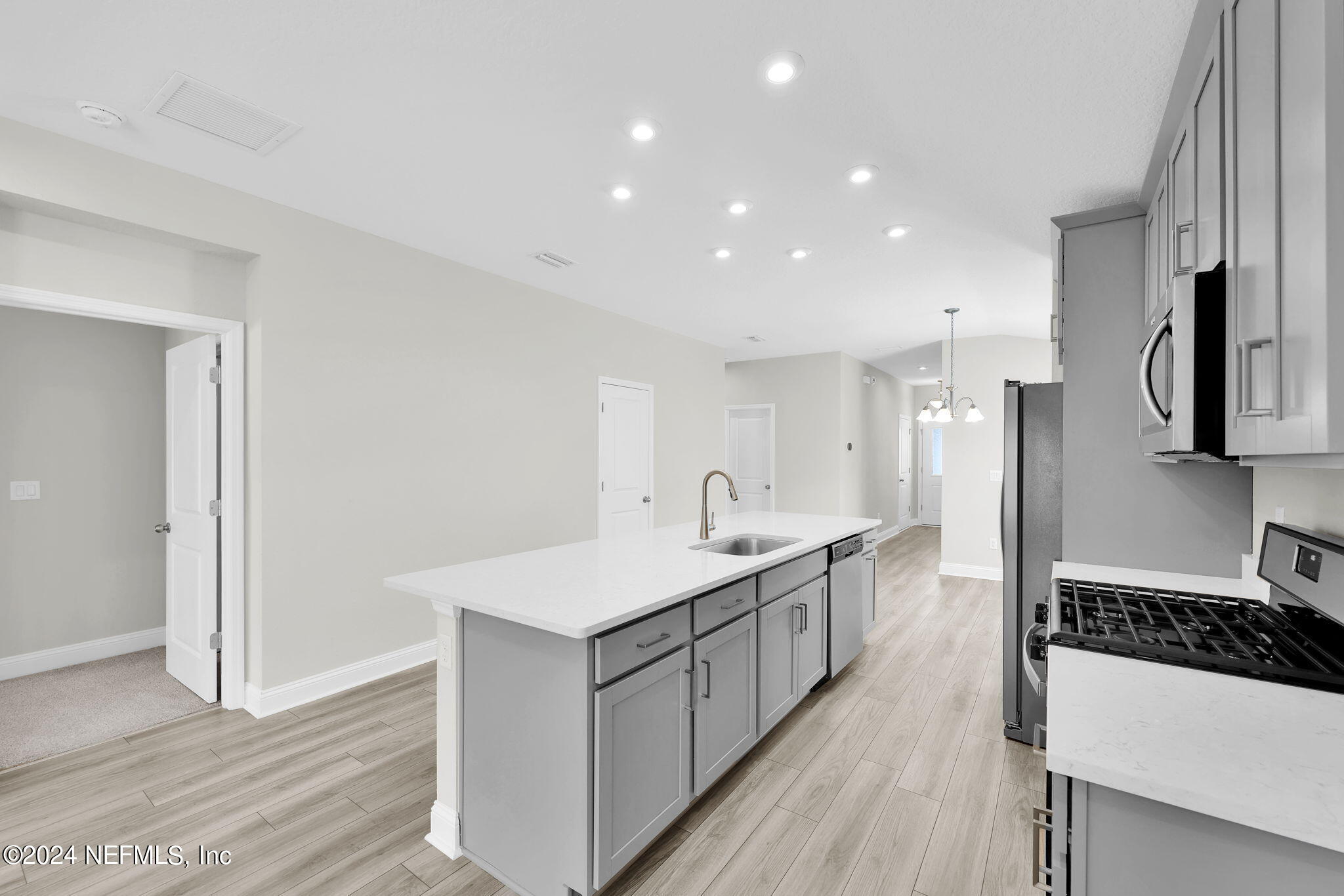 13148 HOLSINGER Boulevard