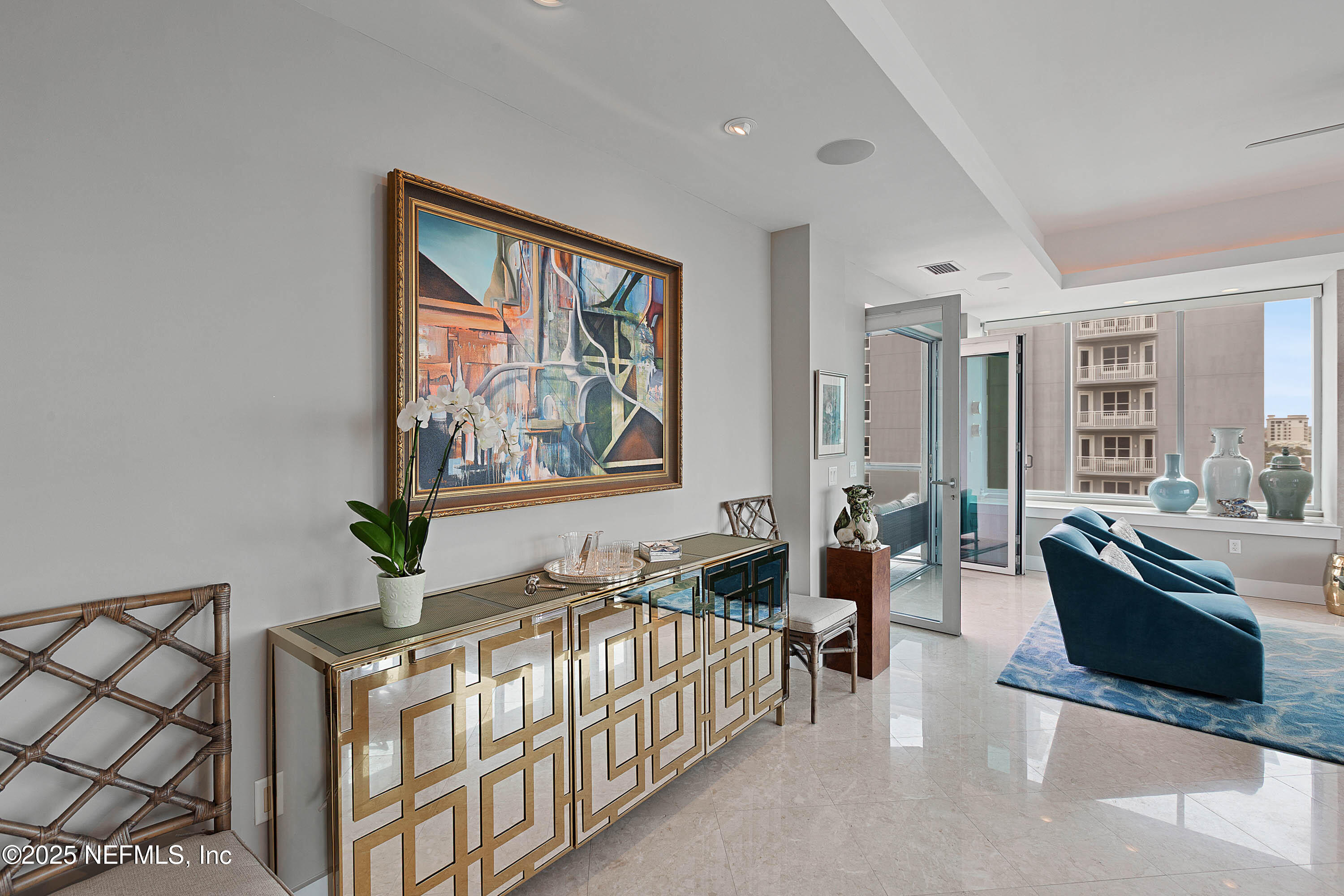 123 S 1ST Street, 701
