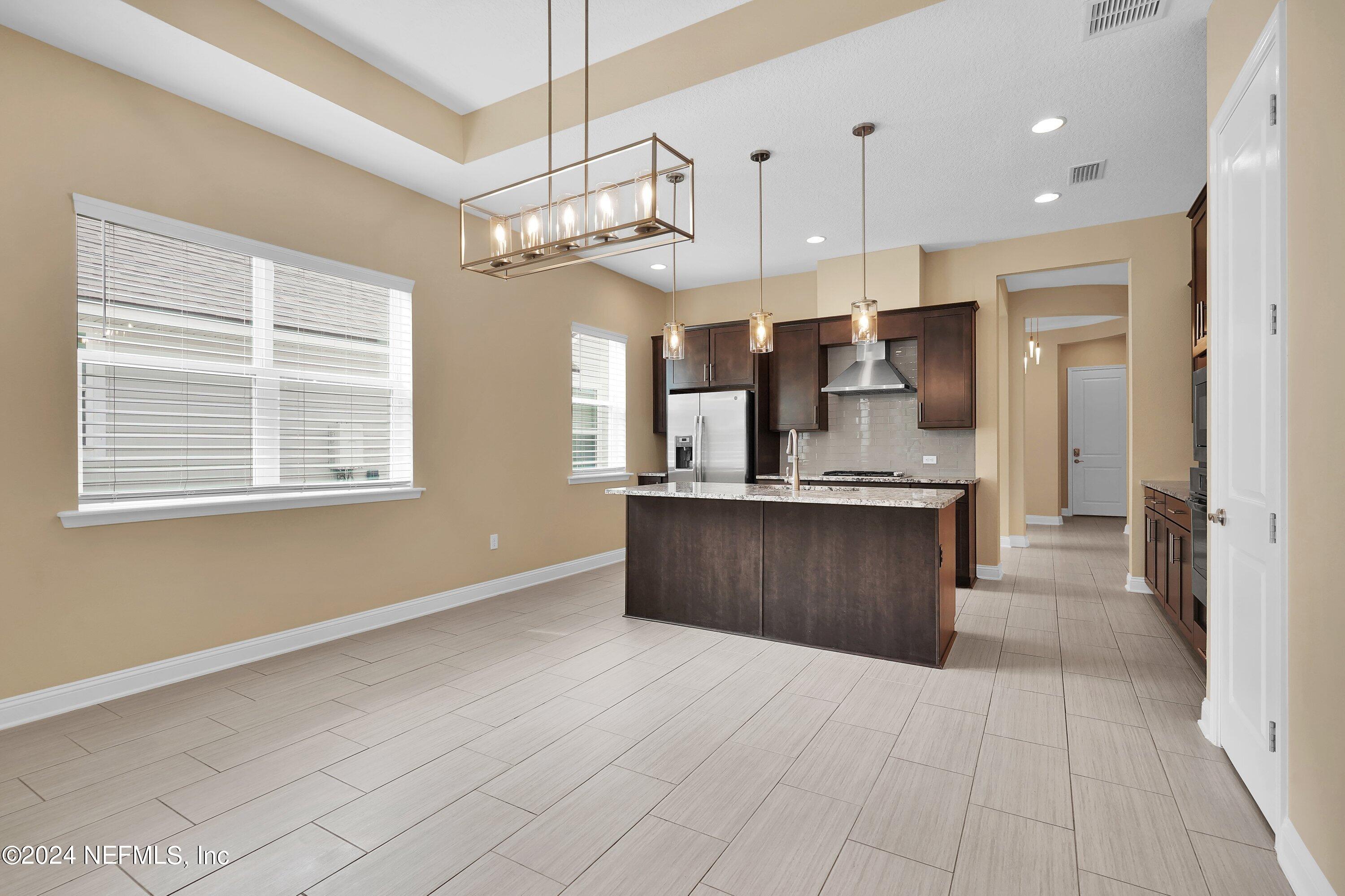 244 VISTA LAKE Circle