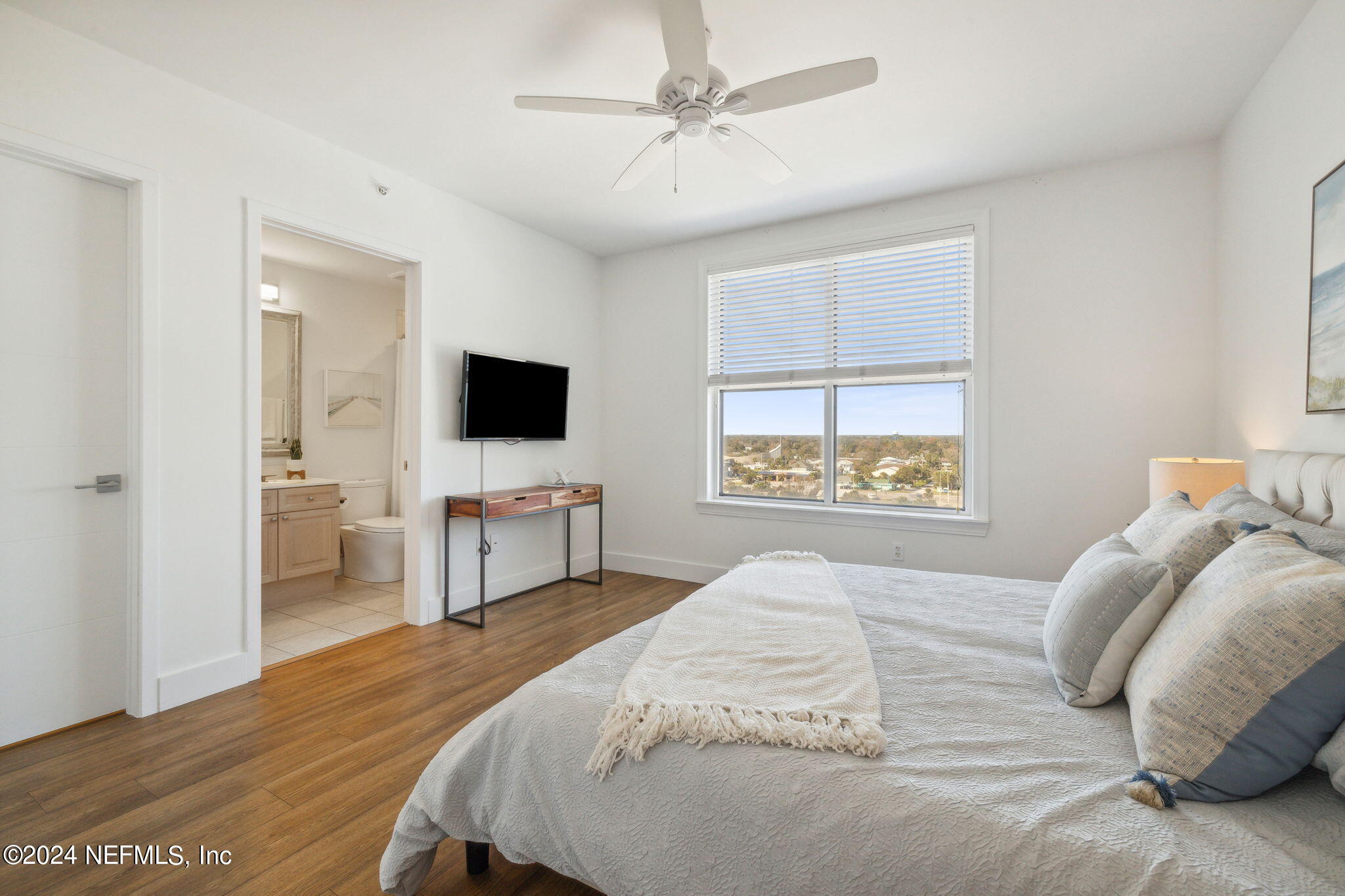 1415 1ST Street N, 1005