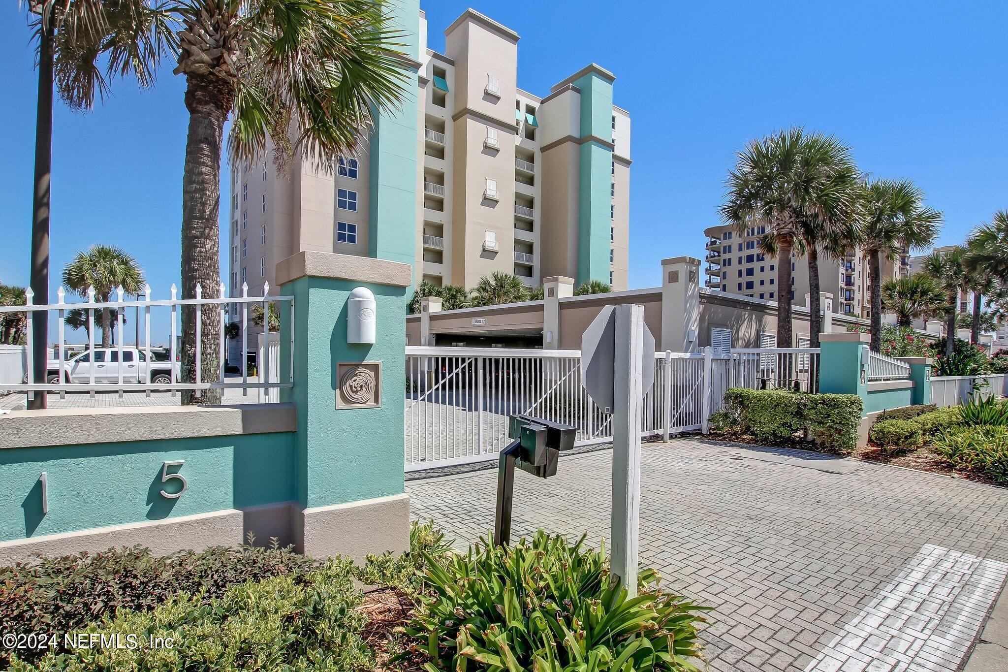 1415 1ST Street N, 1005