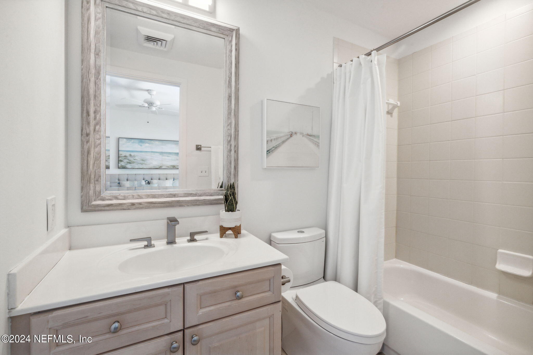 1415 1ST Street N, 1005