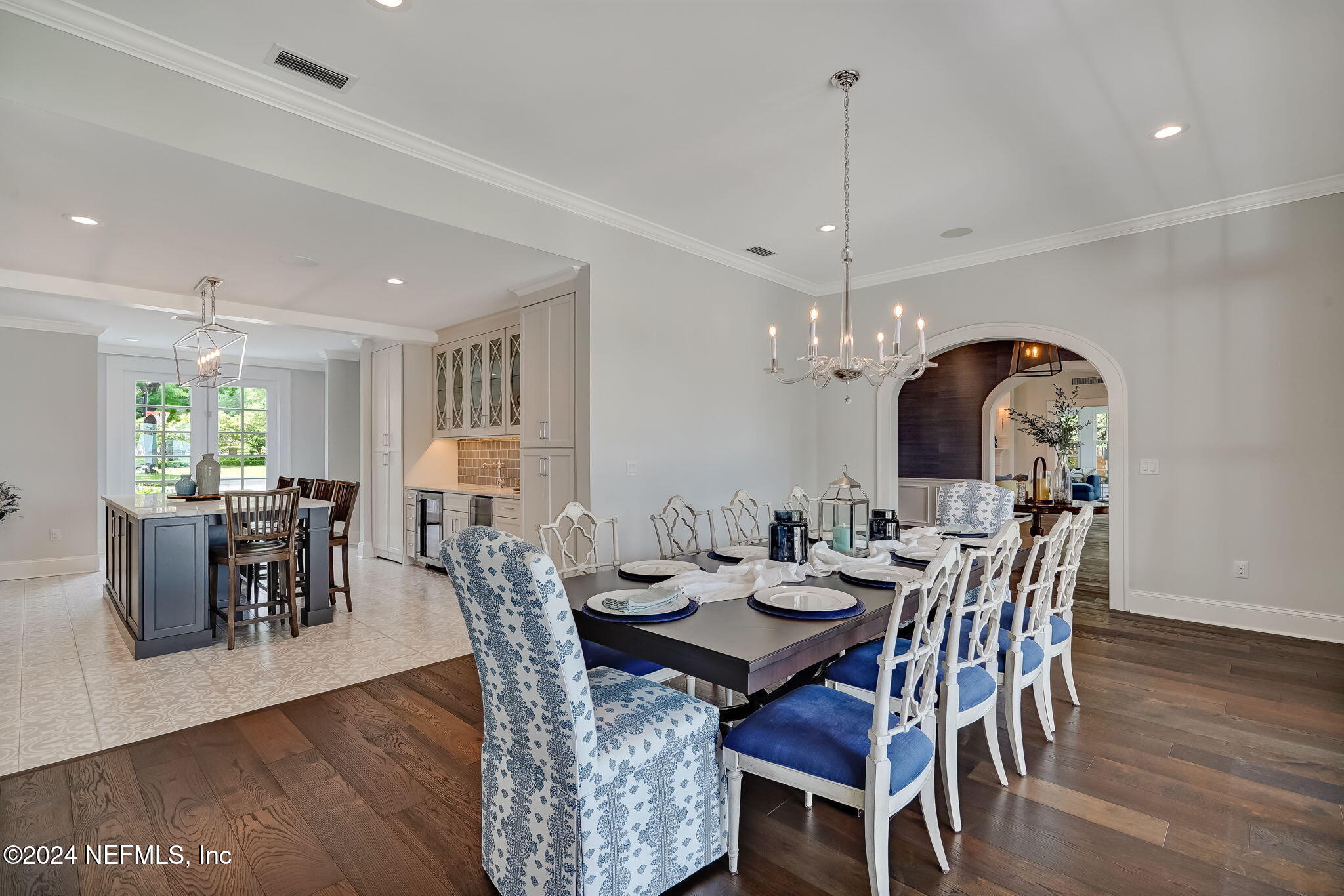 1875 AVONDALE Circle