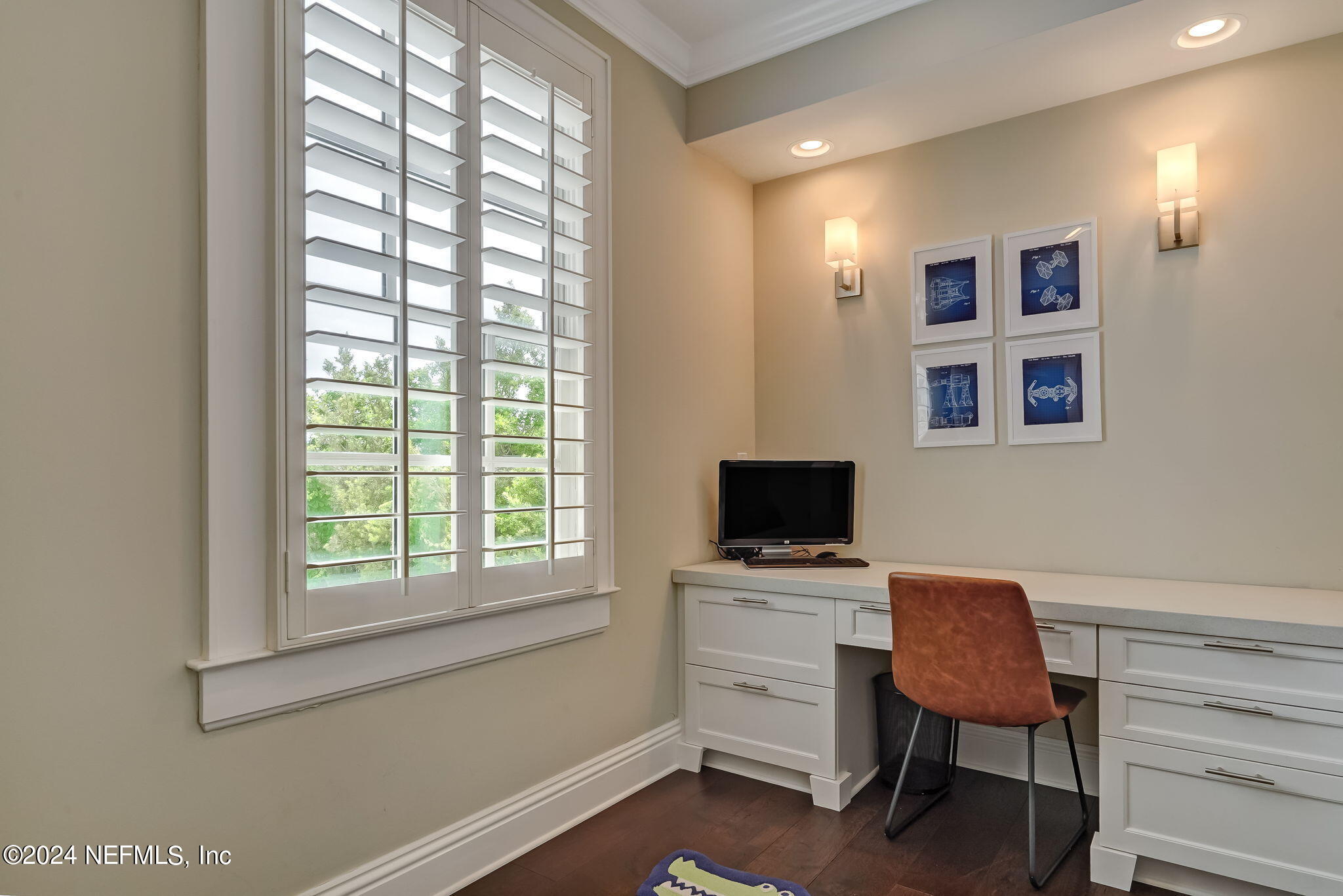 1875 AVONDALE Circle