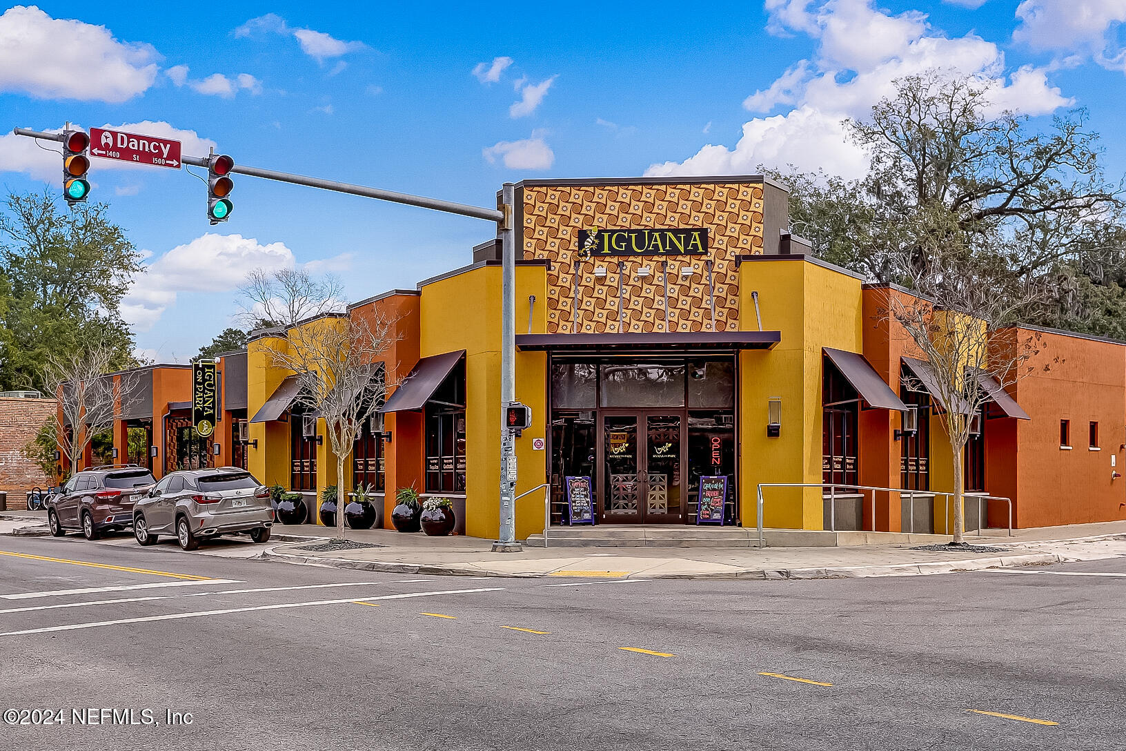 1875 AVONDALE Circle