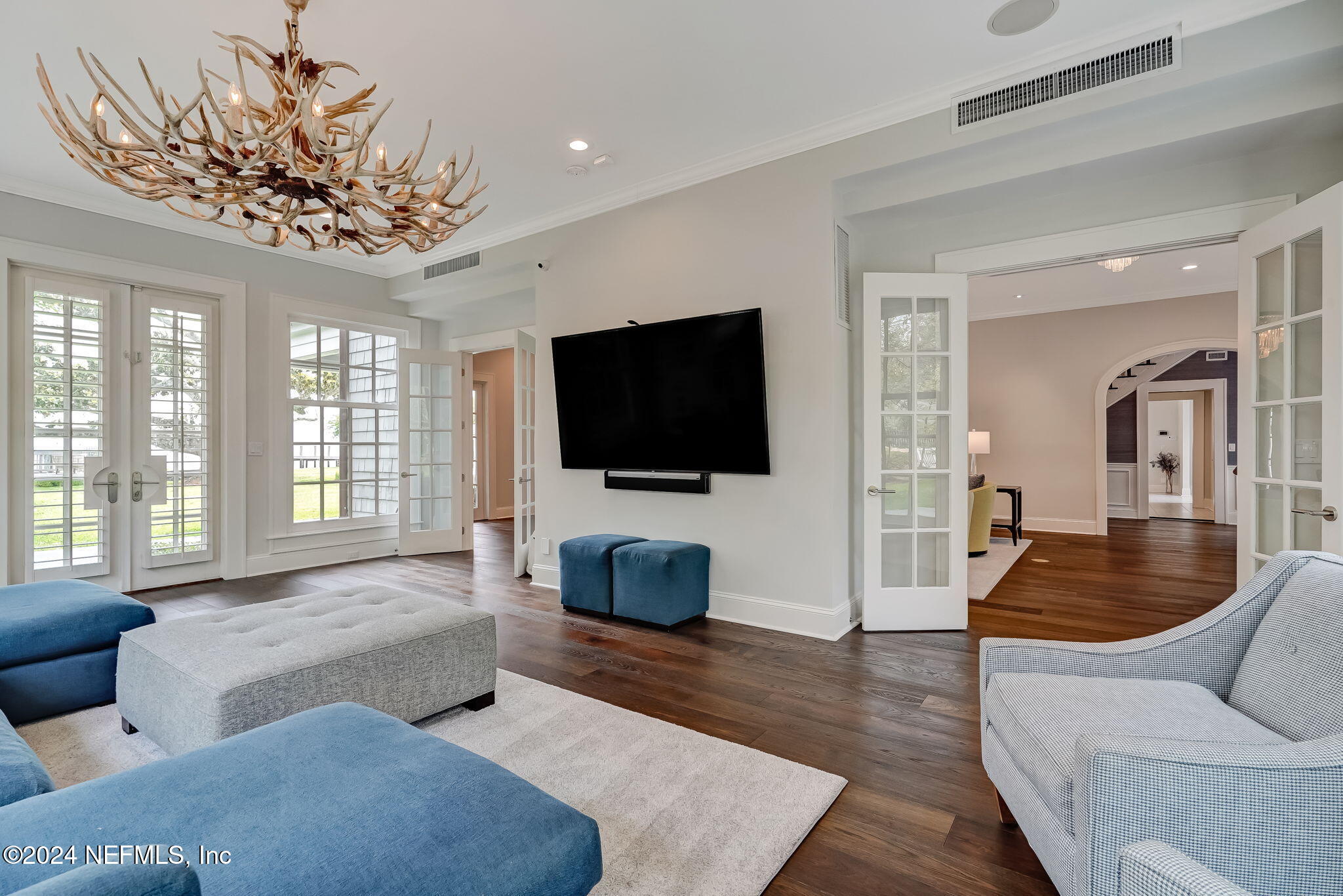 1875 AVONDALE Circle