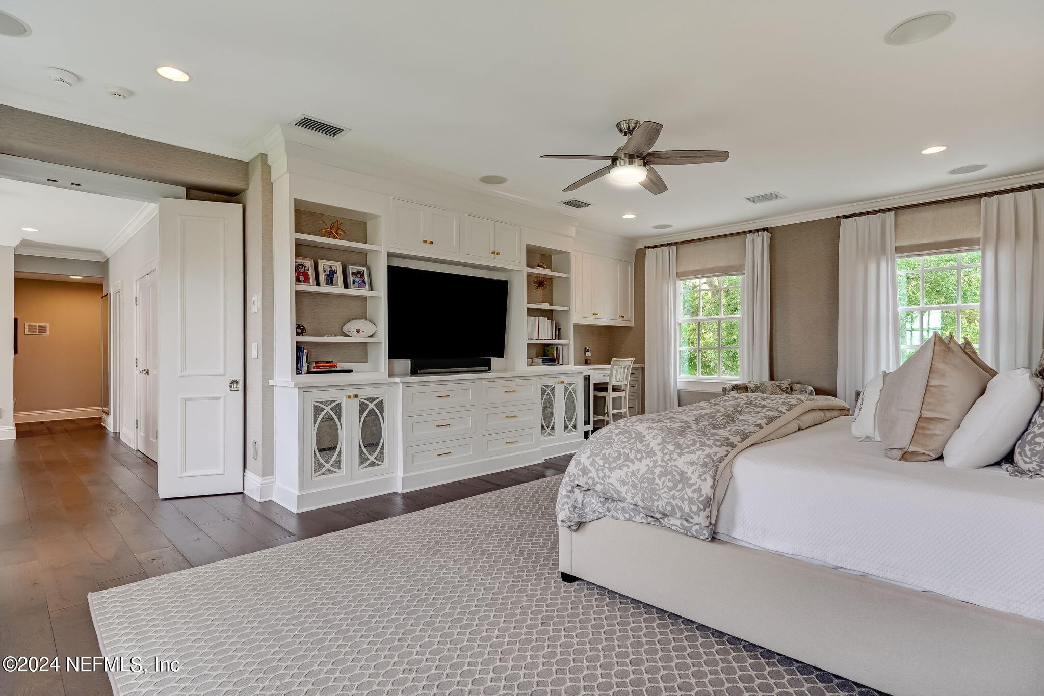 1875 AVONDALE Circle