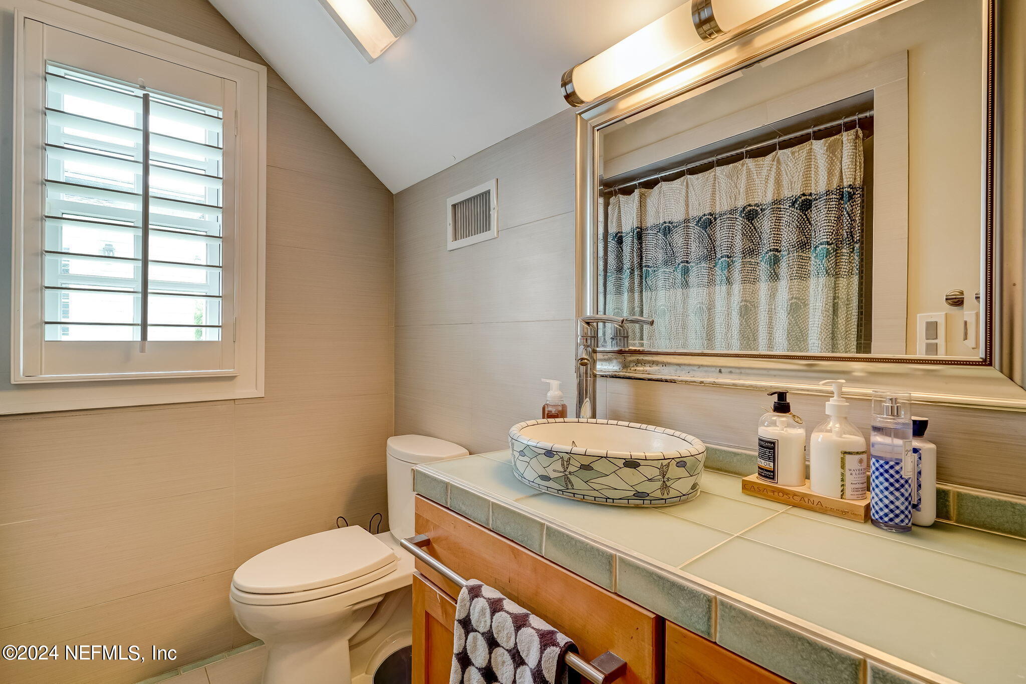 1875 AVONDALE Circle