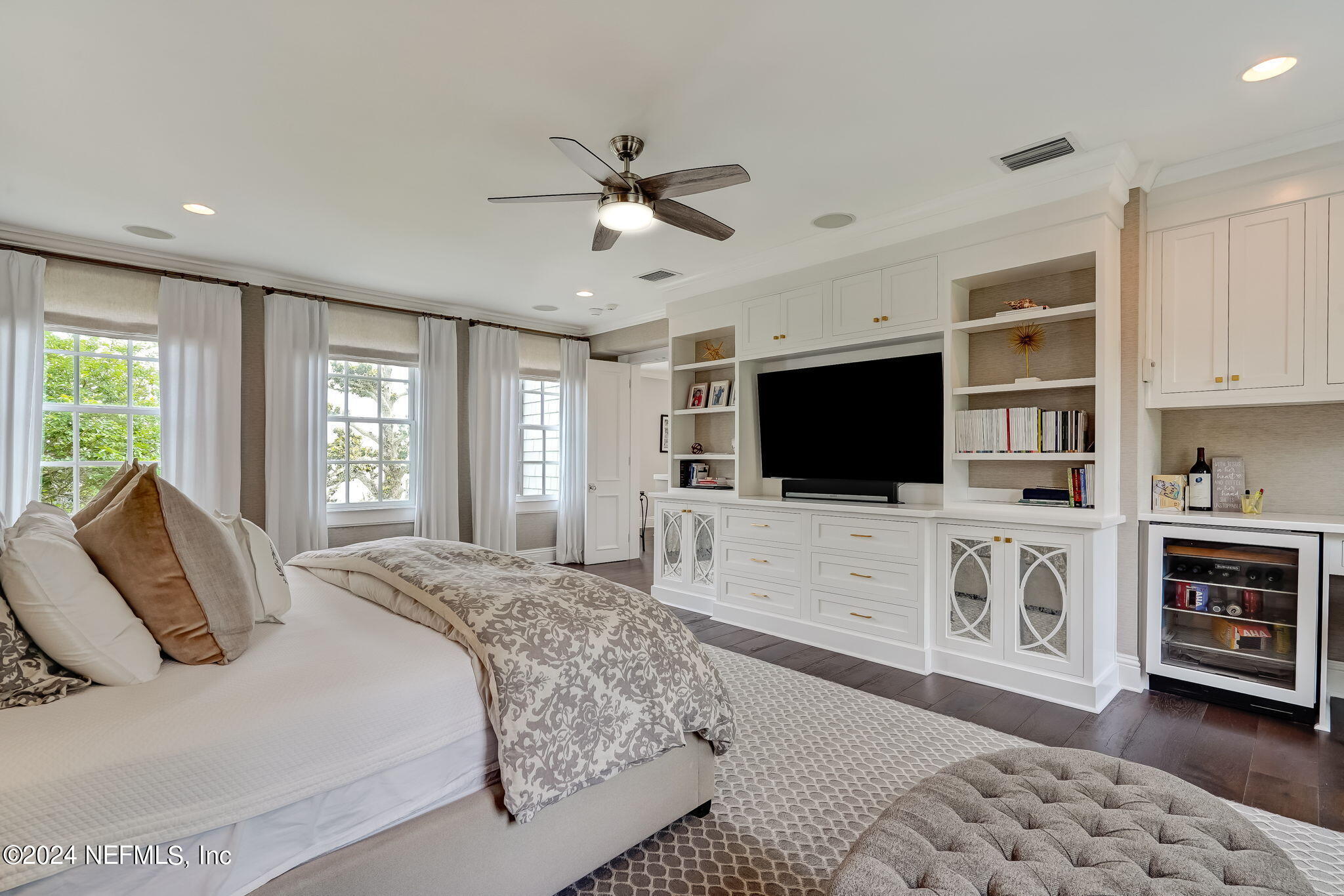 1875 AVONDALE Circle