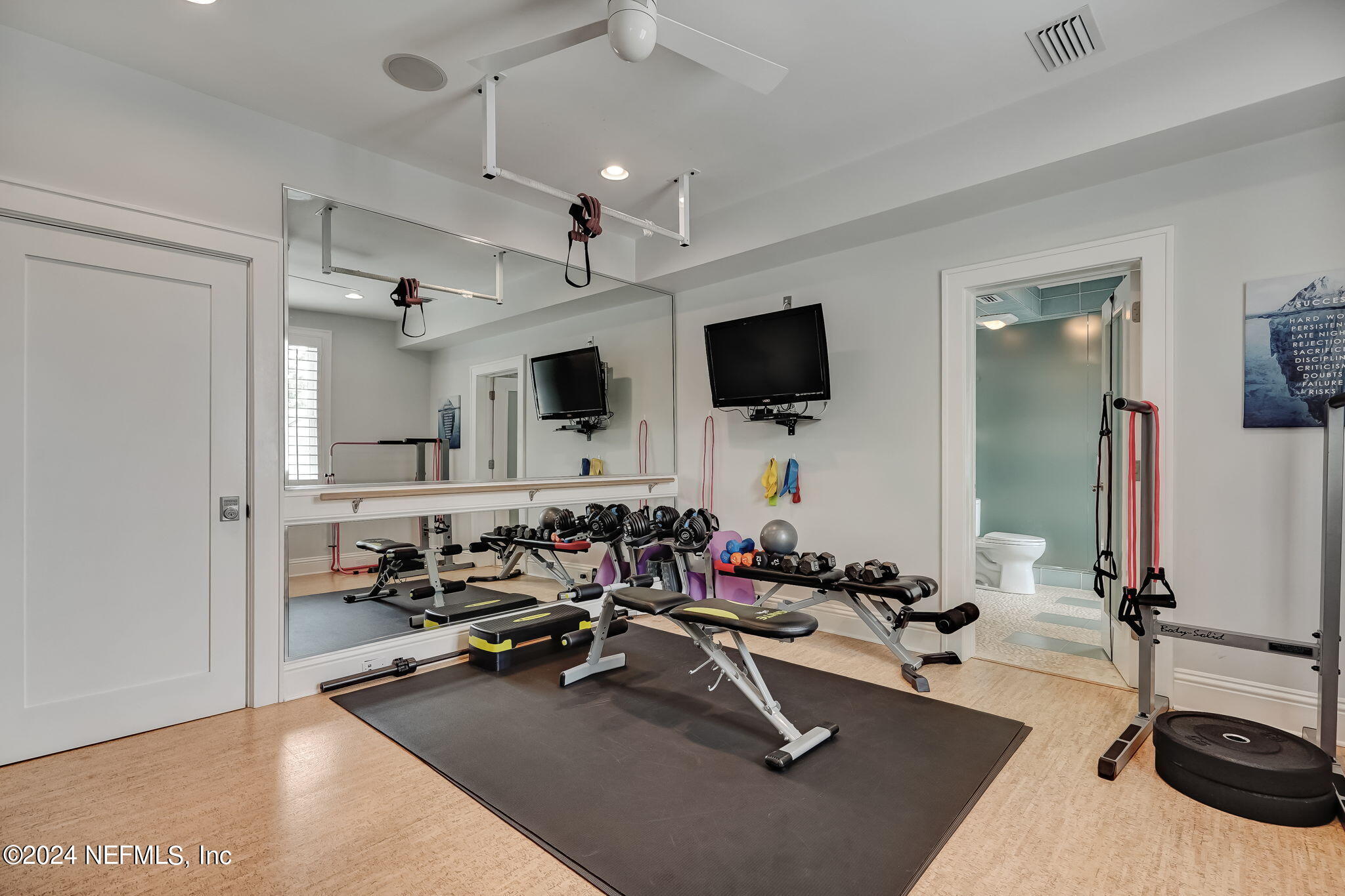 1875 AVONDALE Circle