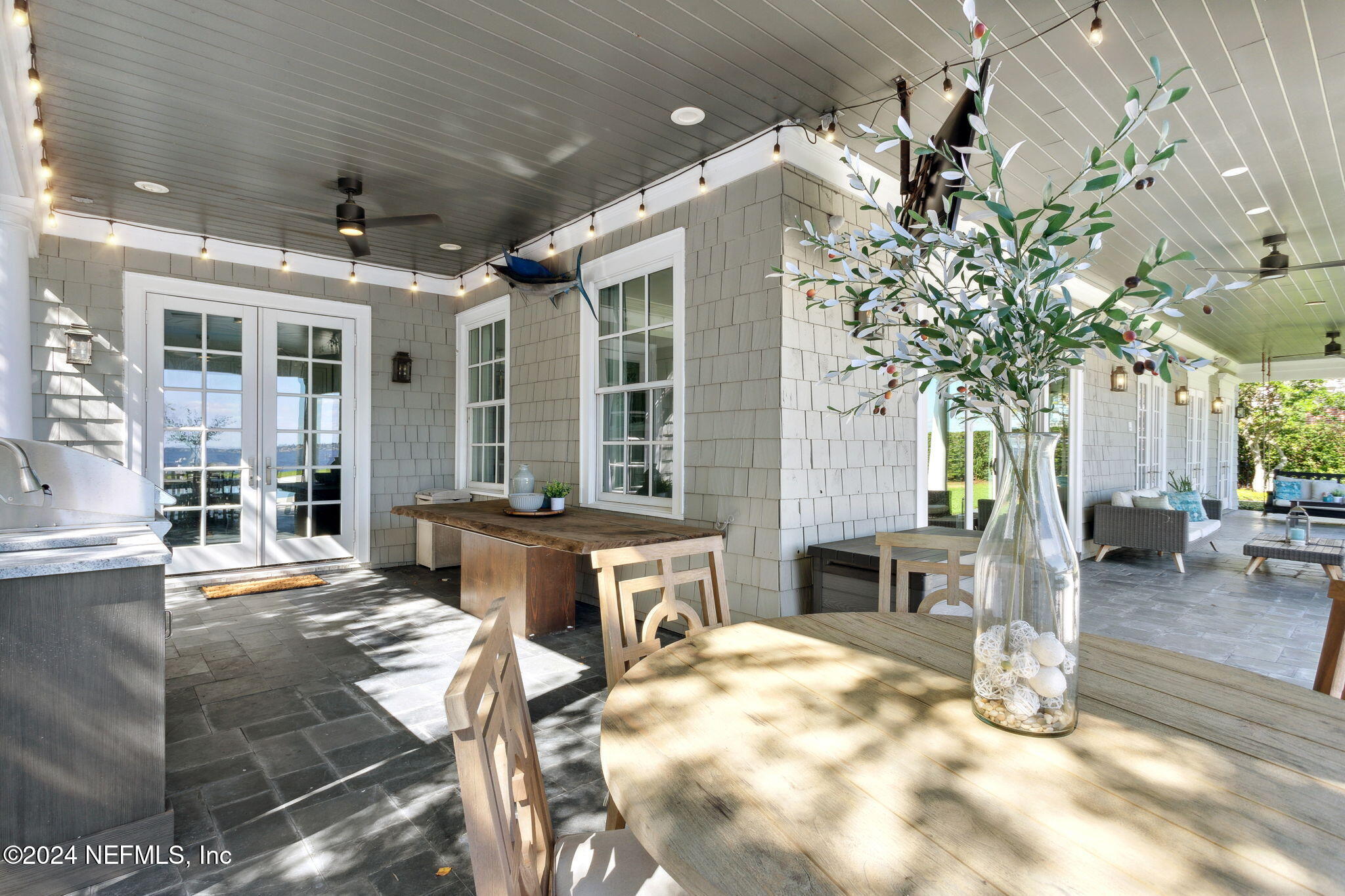 1875 AVONDALE Circle