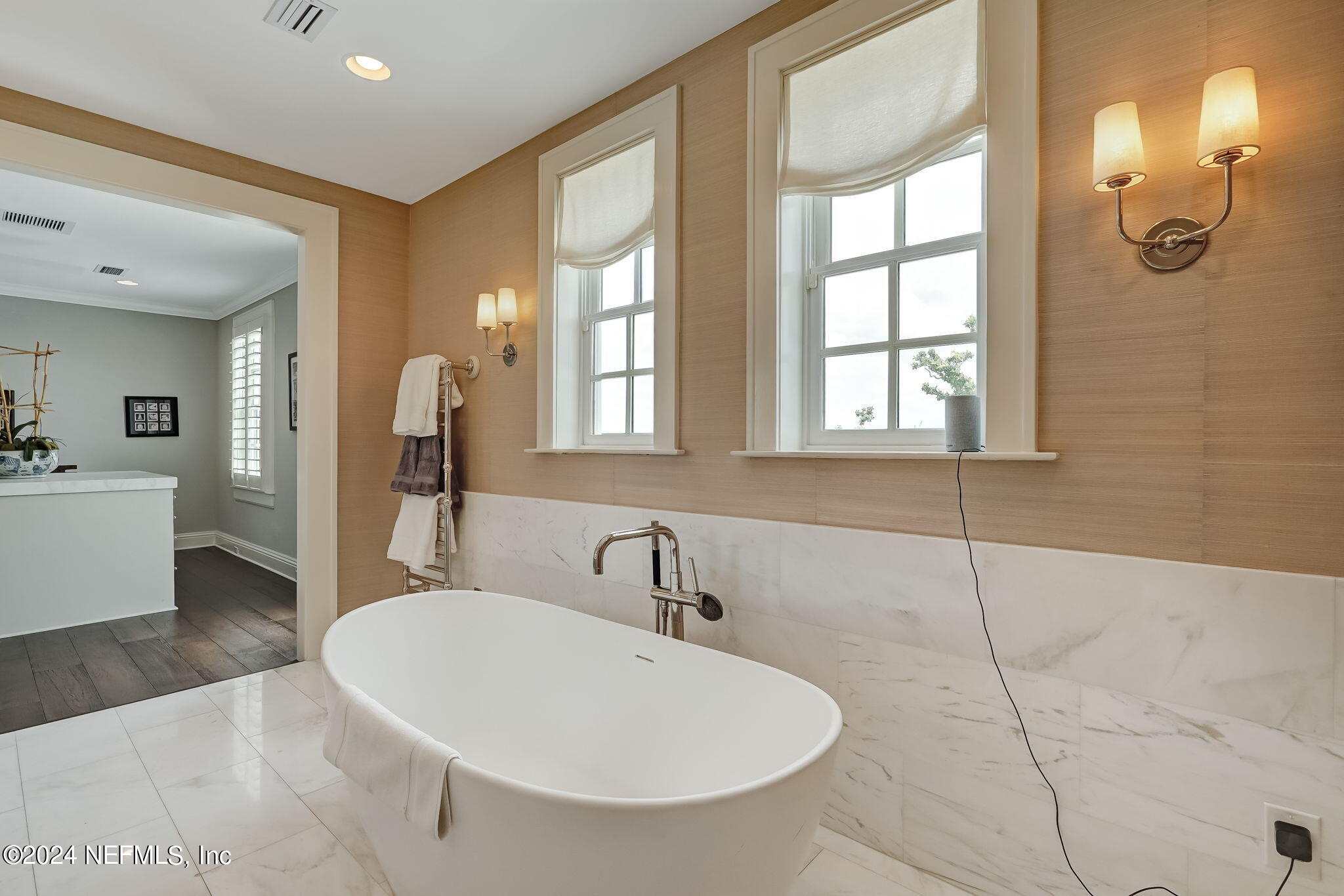 1875 AVONDALE Circle