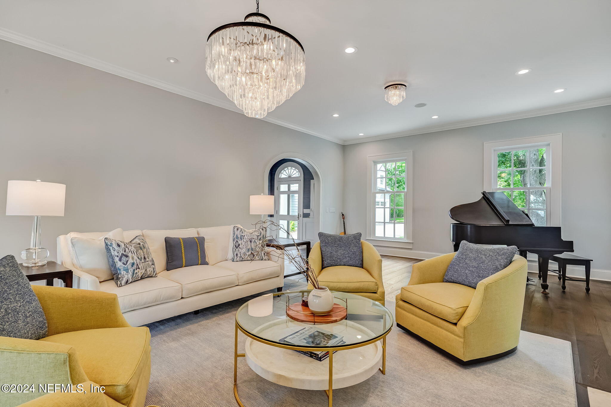 1875 AVONDALE Circle