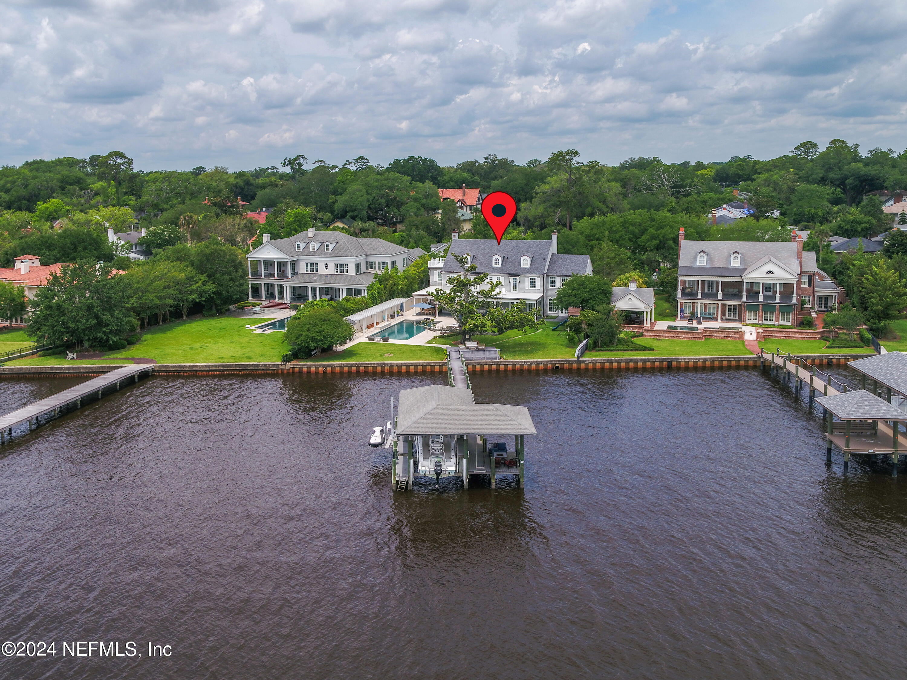 1875 AVONDALE Circle